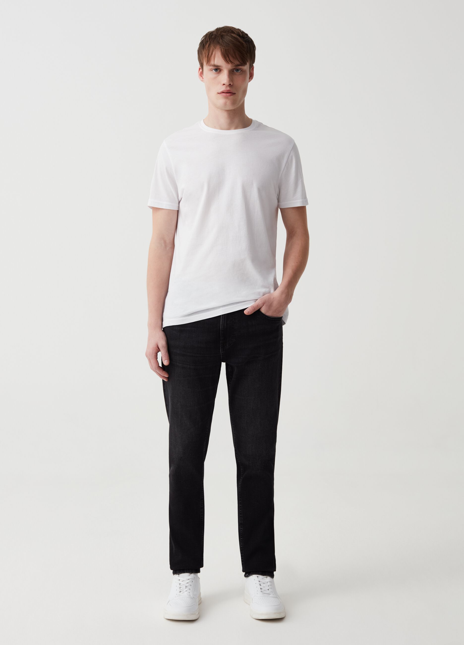 Skinny-fit stretch jeans with five pockets