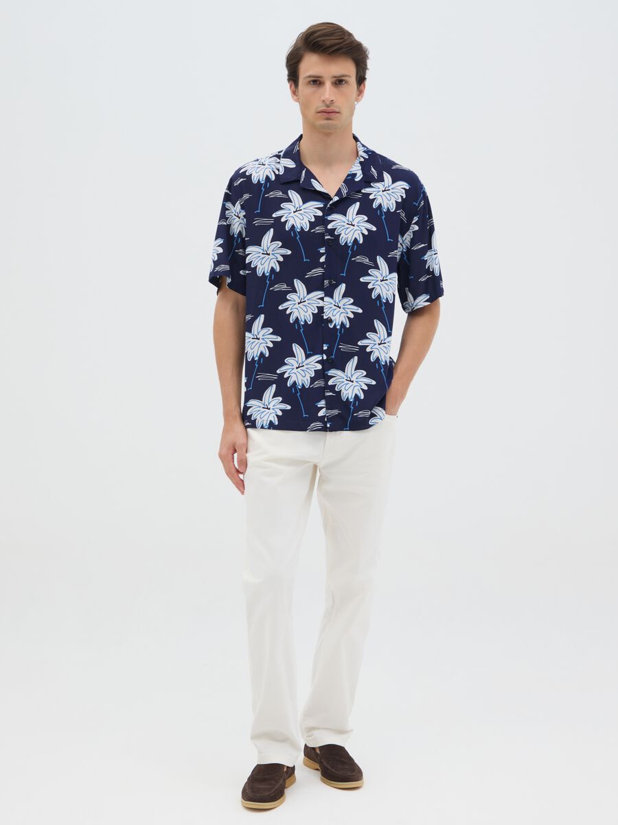 Men's multicolour over-fit shirt in pure viscose with pattern_1