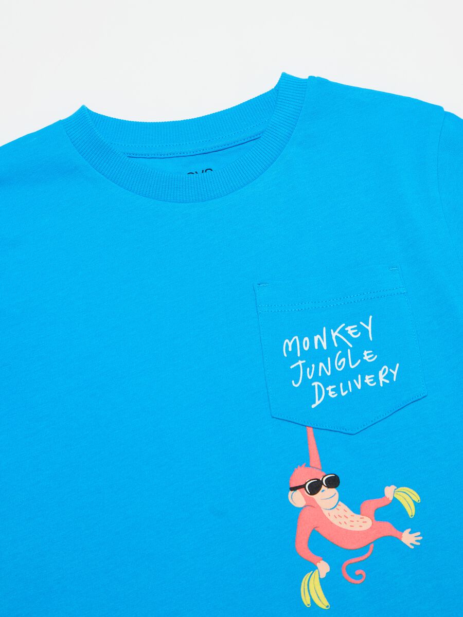 T-shirt in cotton with print and pocket_2