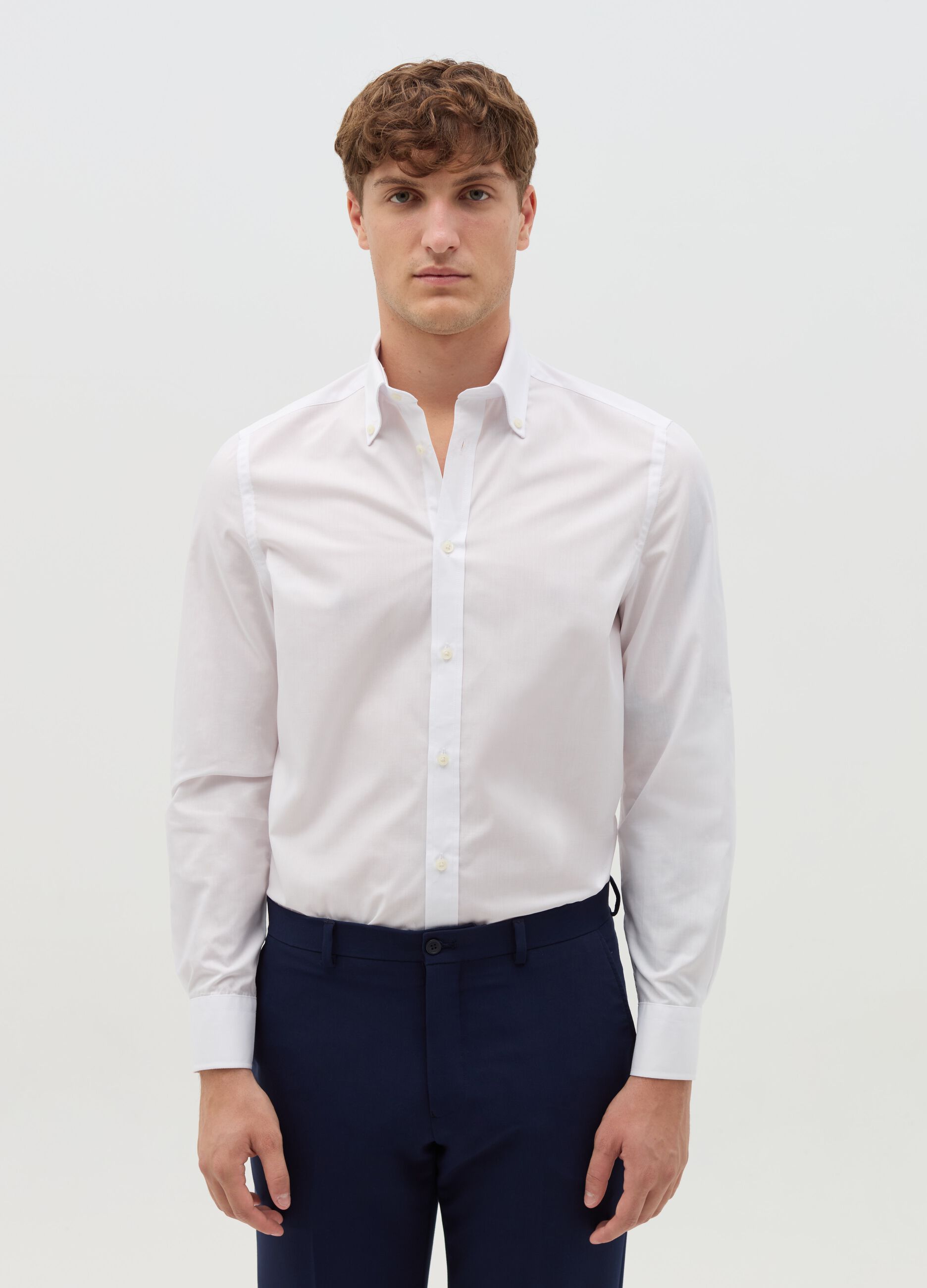 Slim-fit shirt with button-down collar