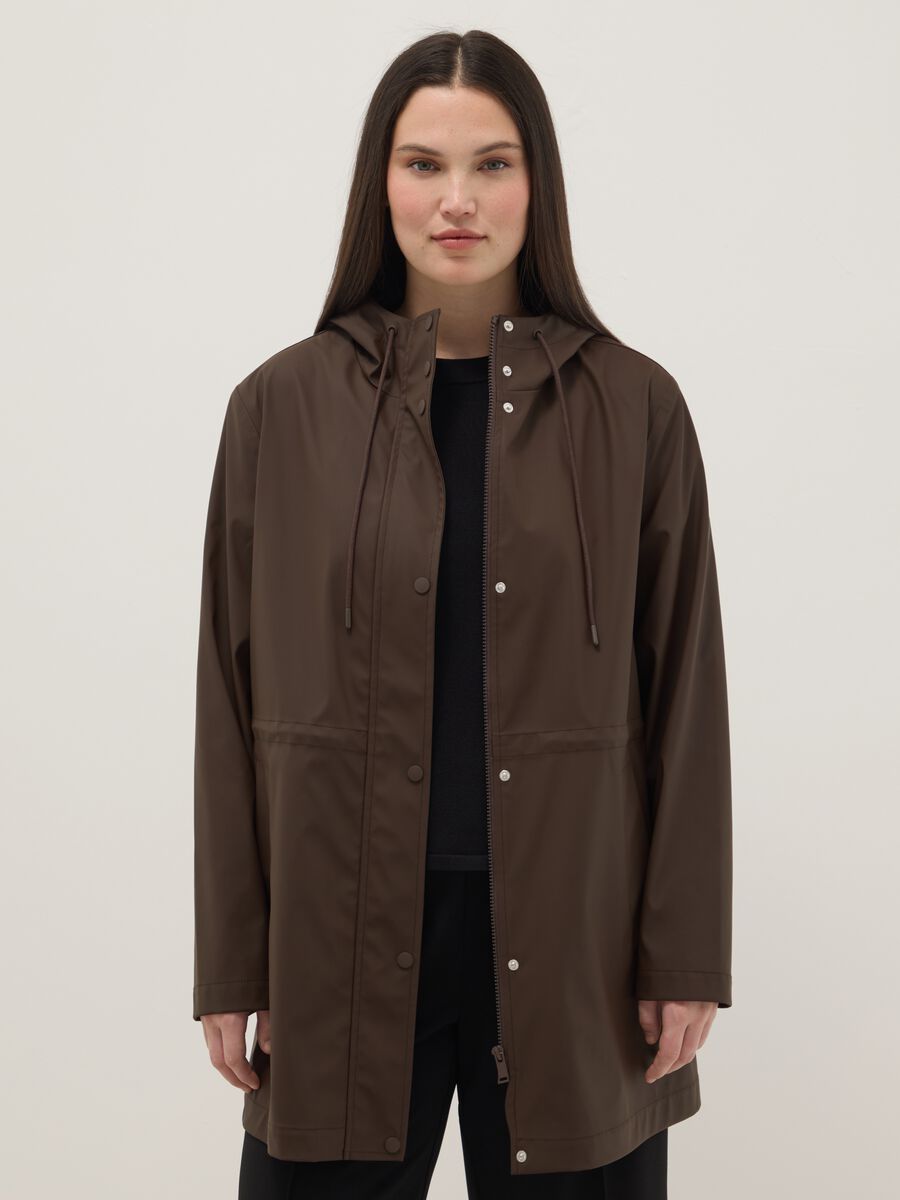 Giacca marrone da pioggia regular fit con cappuccio_0