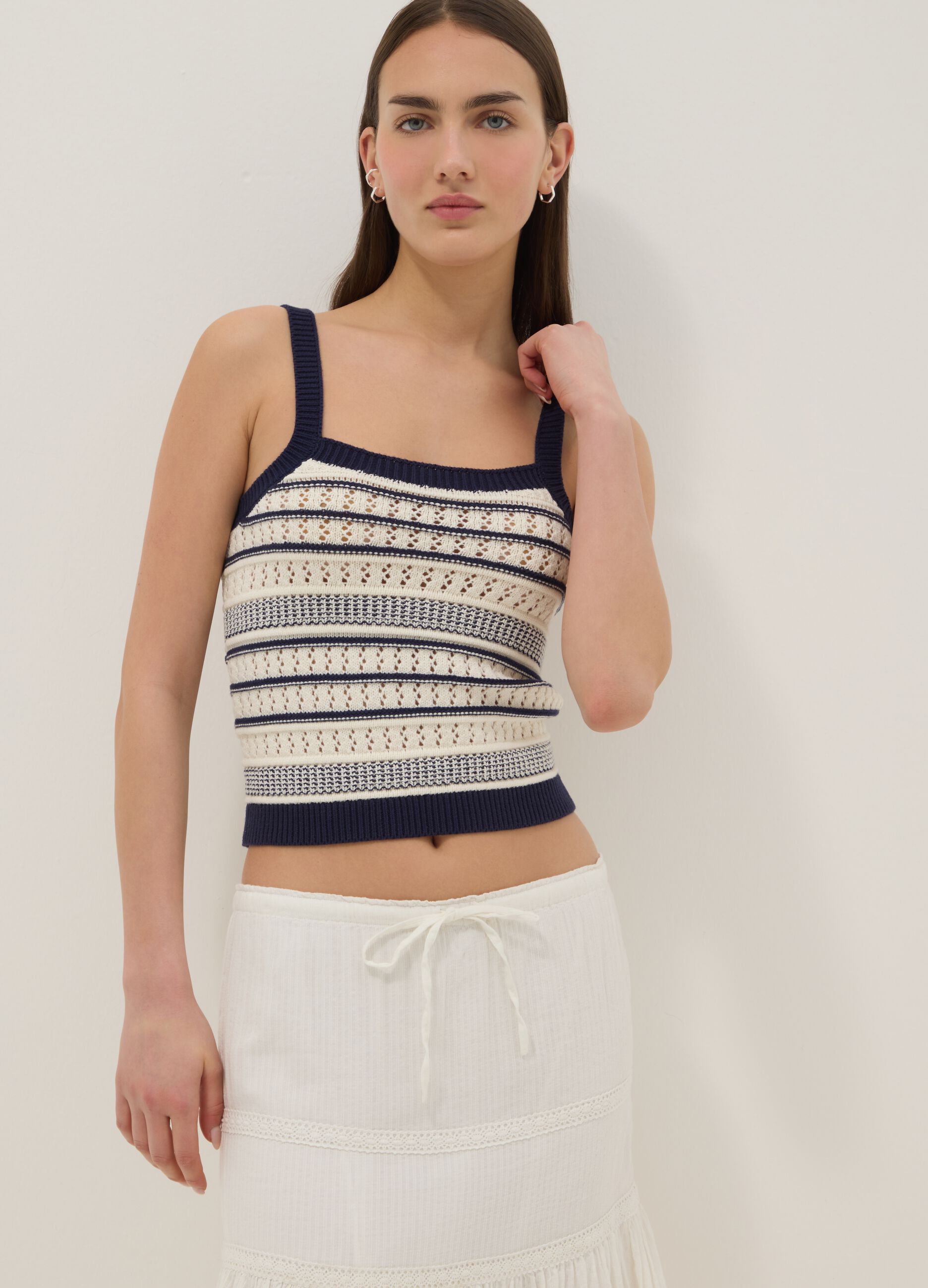 Gilet fitted in puro cotone a righe multicolor con bretelle sottili