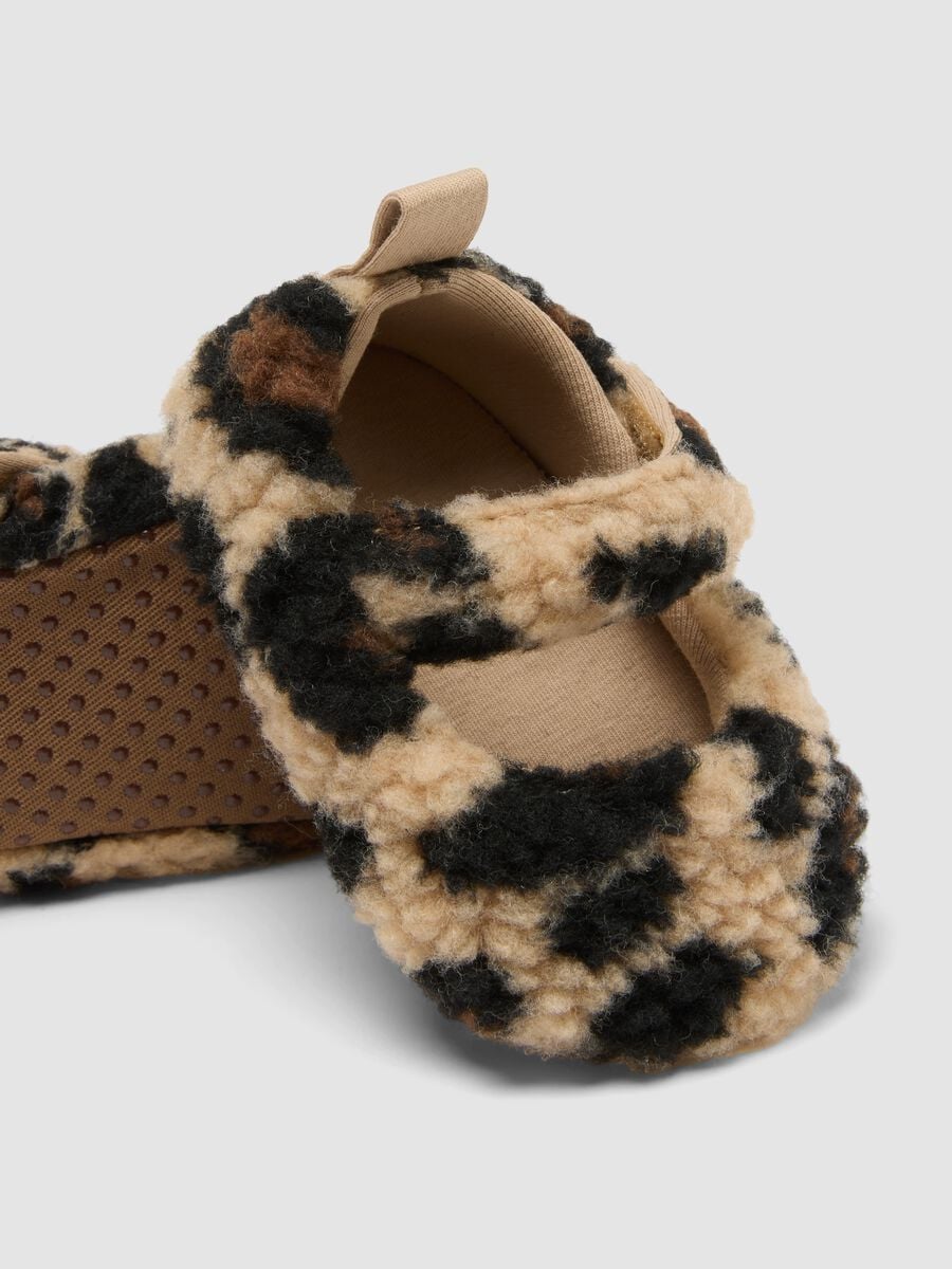Beige padded animal print baby shoes with strap_1