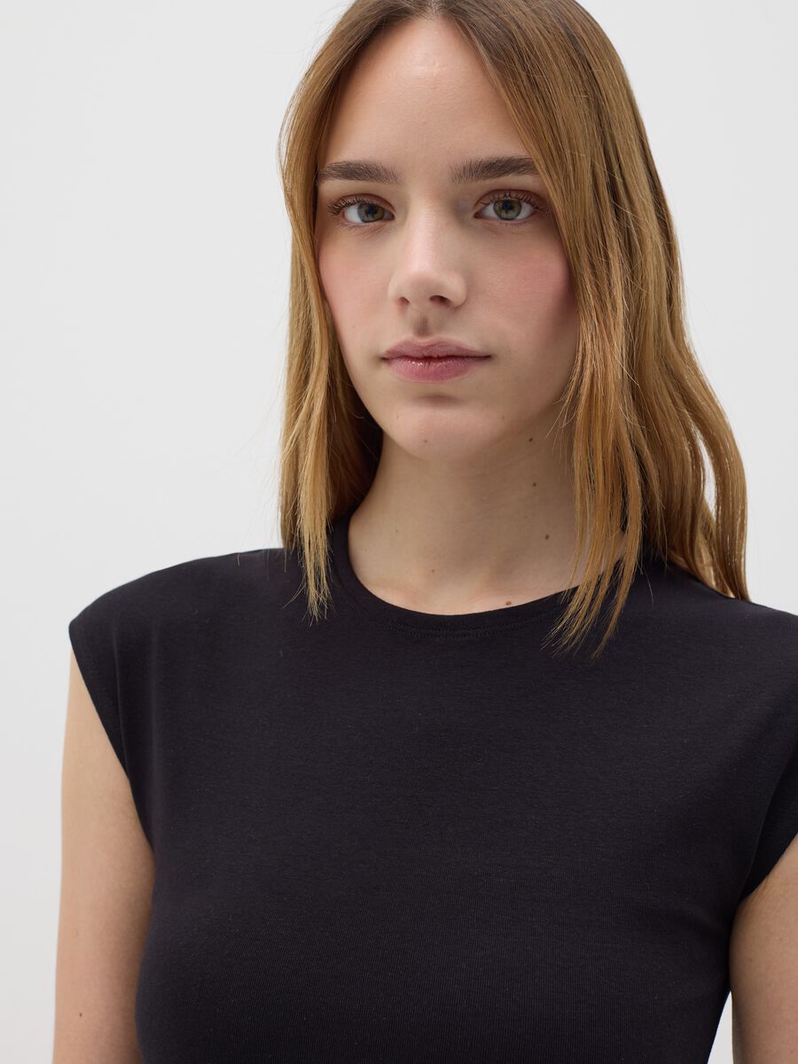 Women’s black fitted vest top in stretch cotton_3