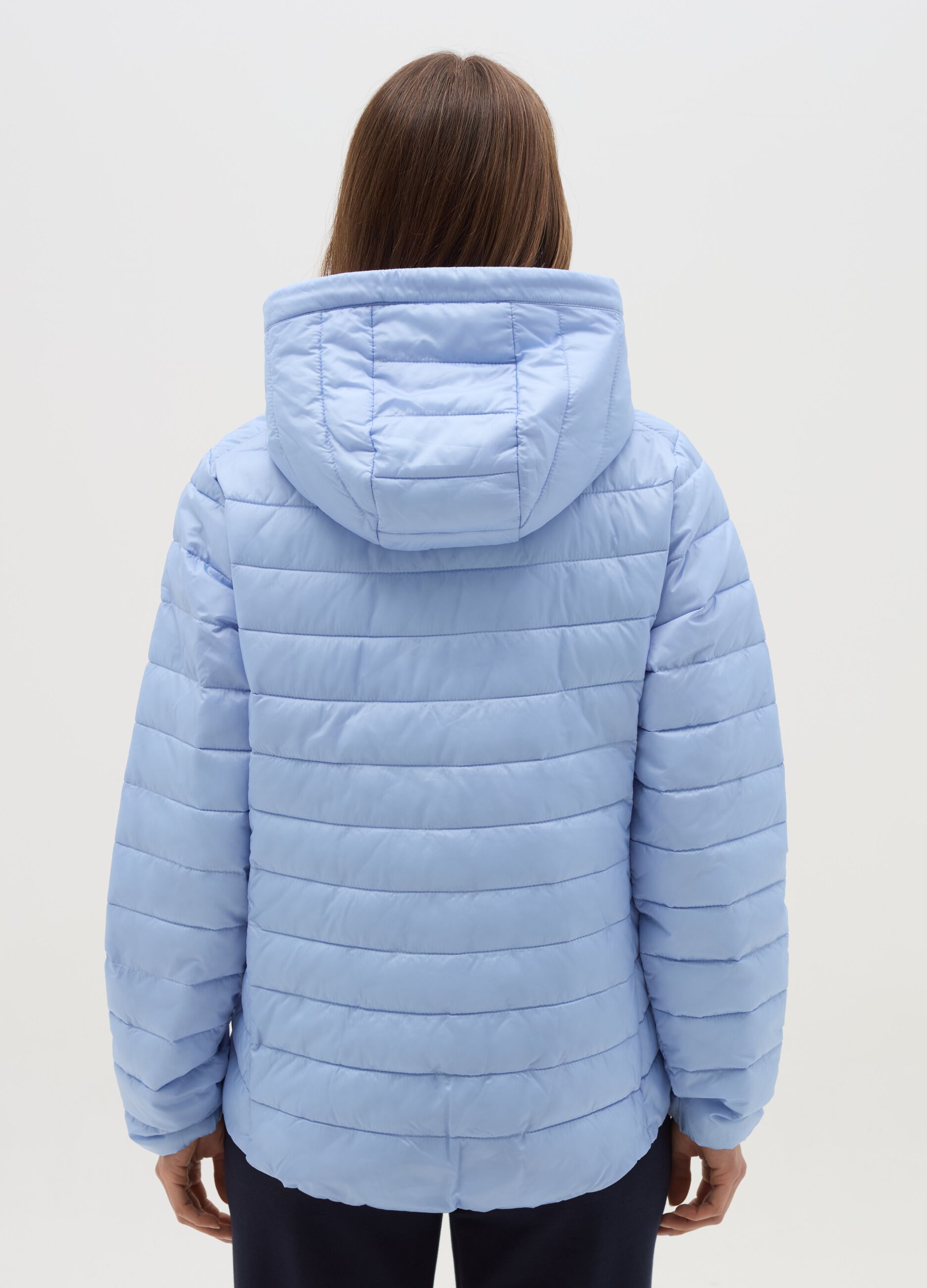 Piumino corto ultralight con cappuccio e zip