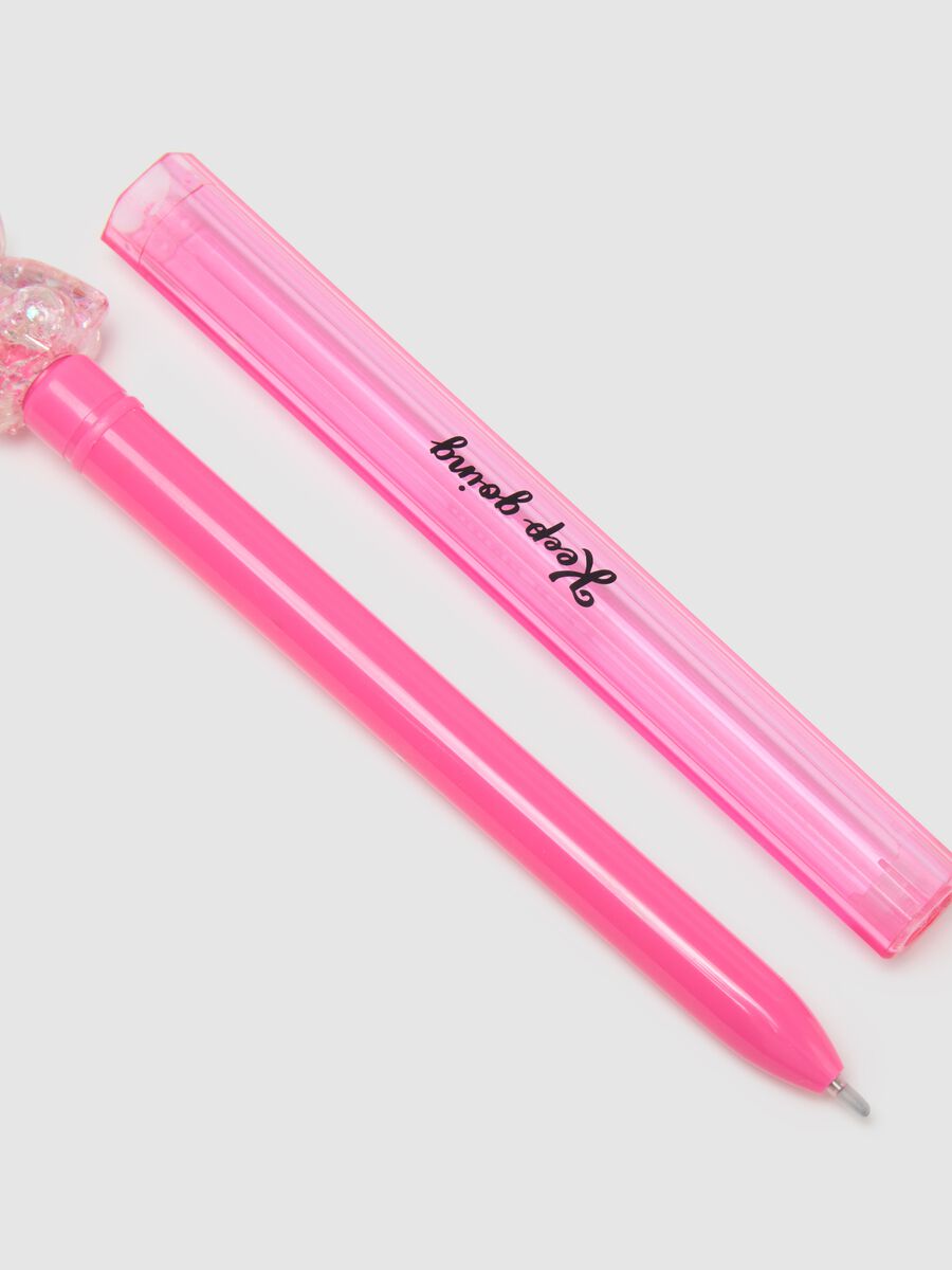 Pen with Decorative Details_2