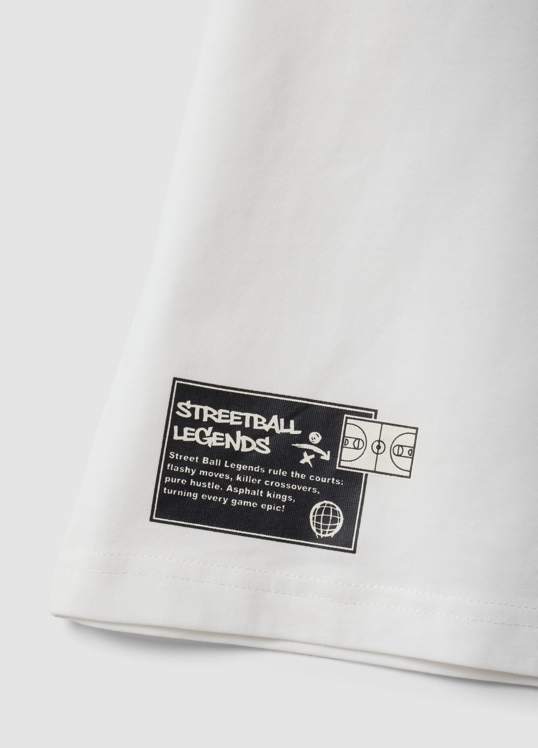 White oversized pure cotton T-shirt with graphic print for boys