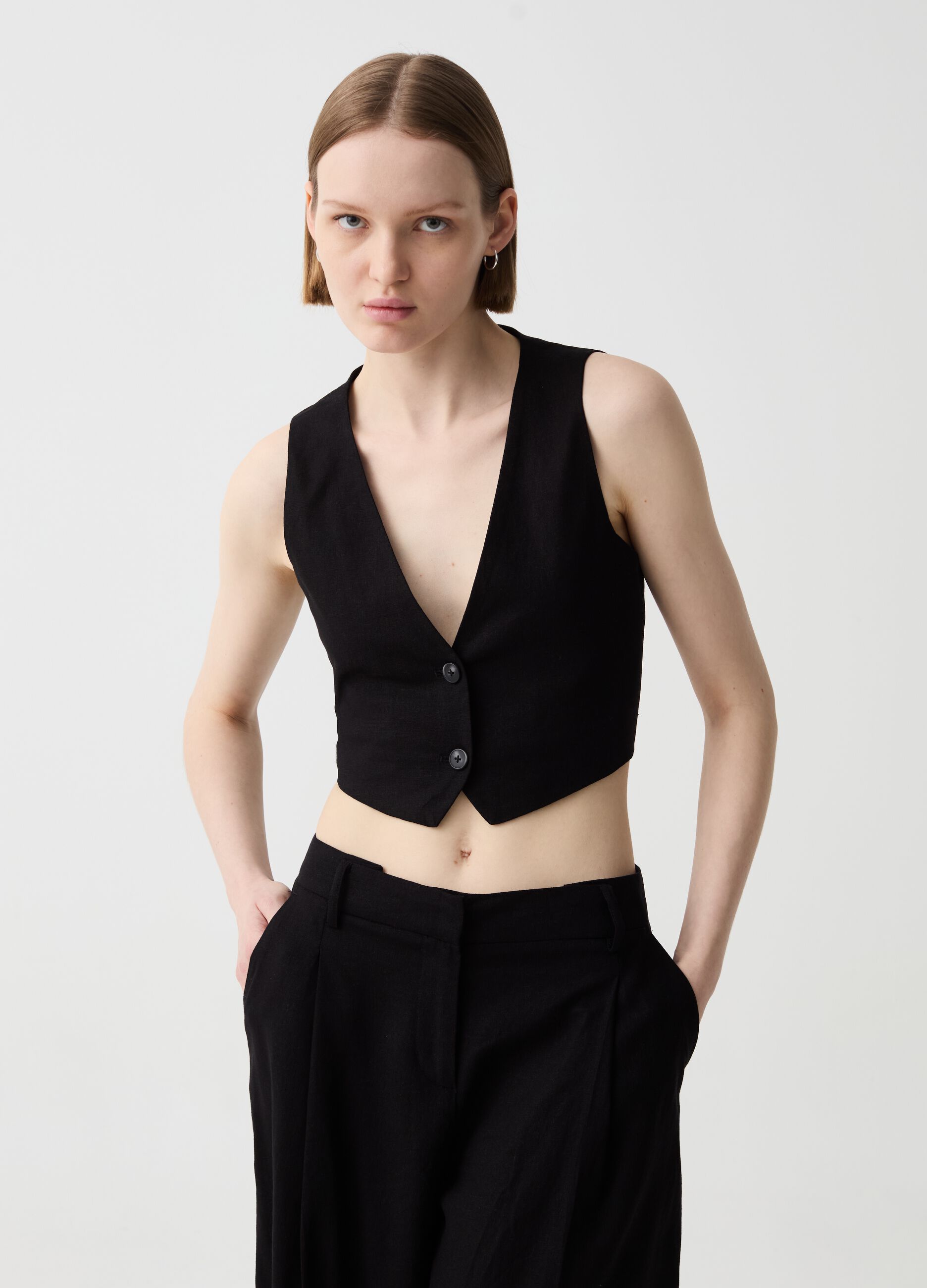 Gilet cropped in lino e viscosa