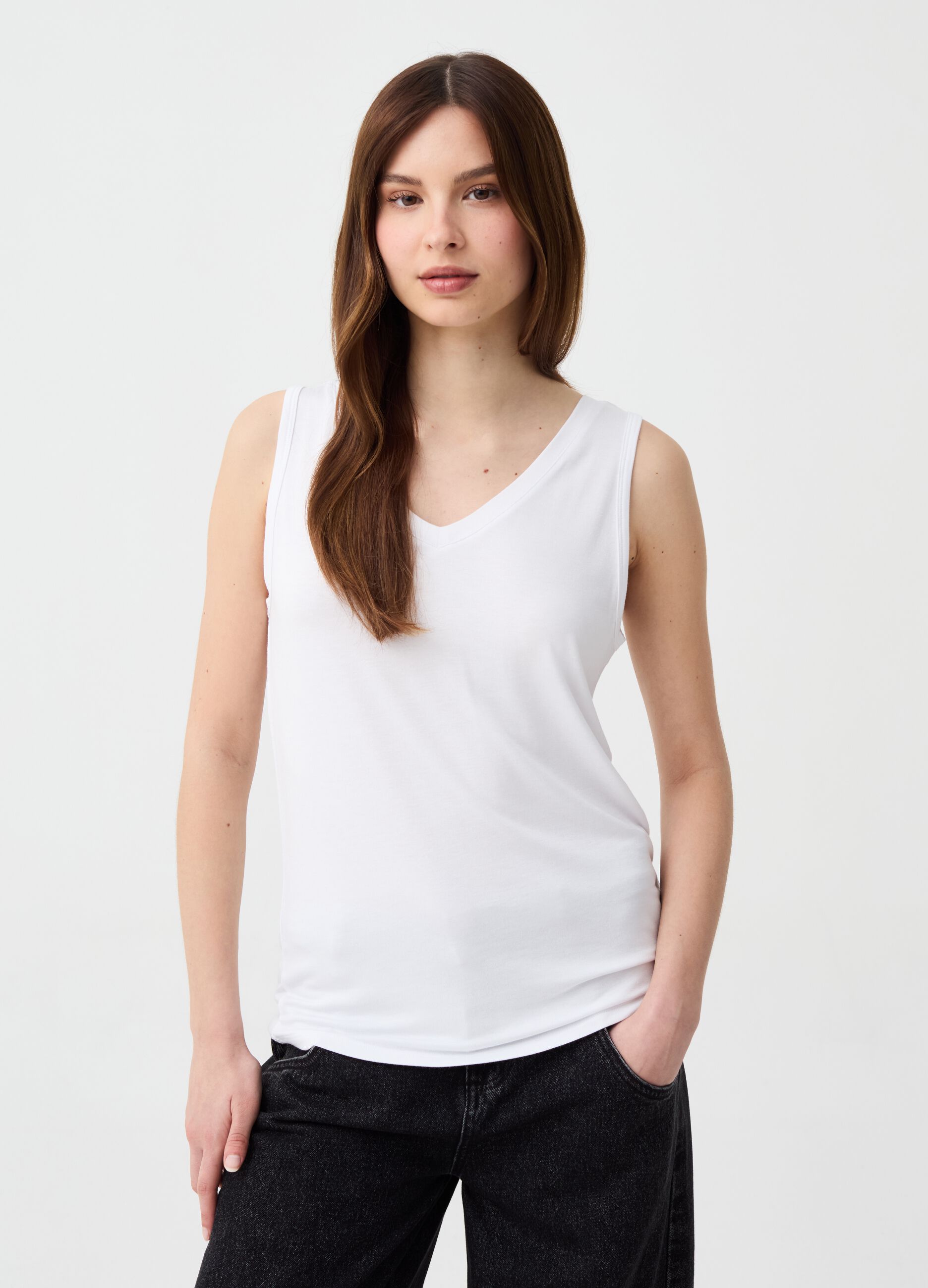 Tank top with V neck