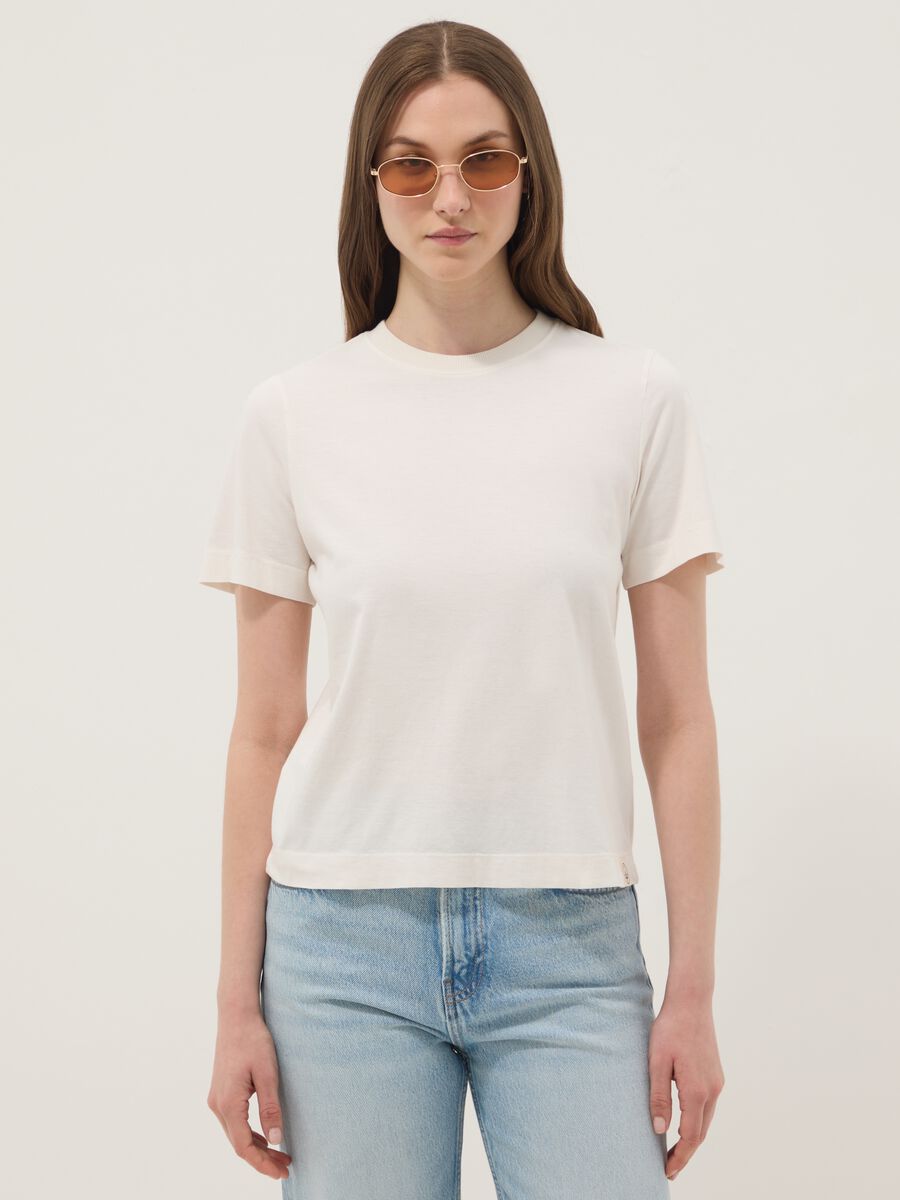 T-shirt beige a maniche corte in puro cotone regular fit_0