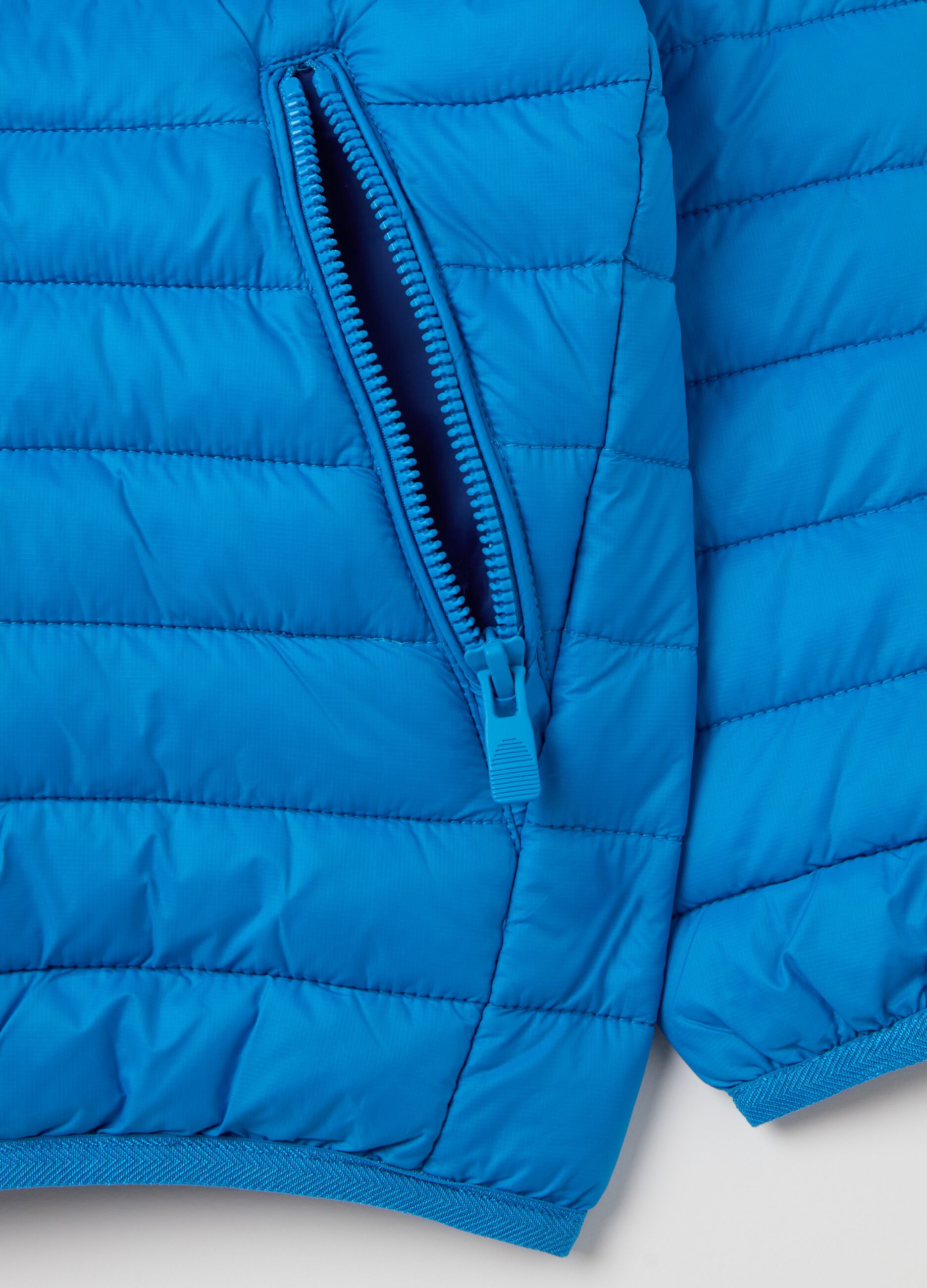 Piumino ultralight con cappuccio