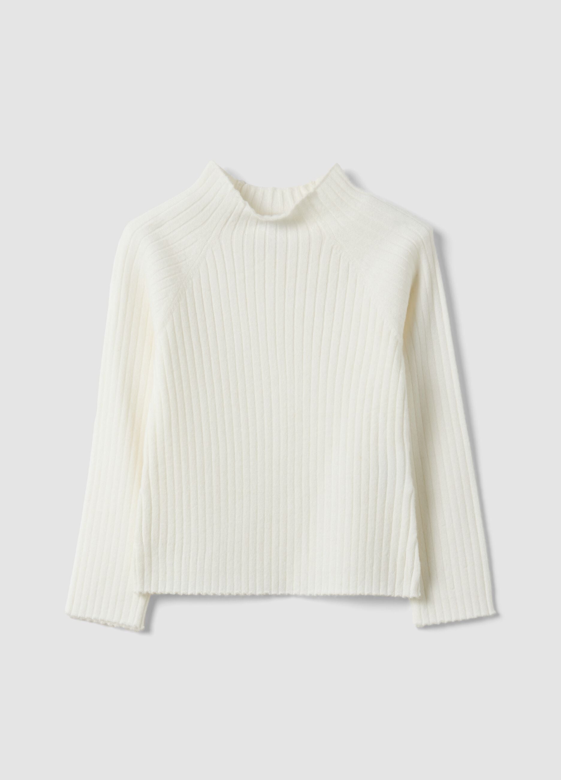 Maglia bianca in misto viscosa a coste con girocollo regular fit