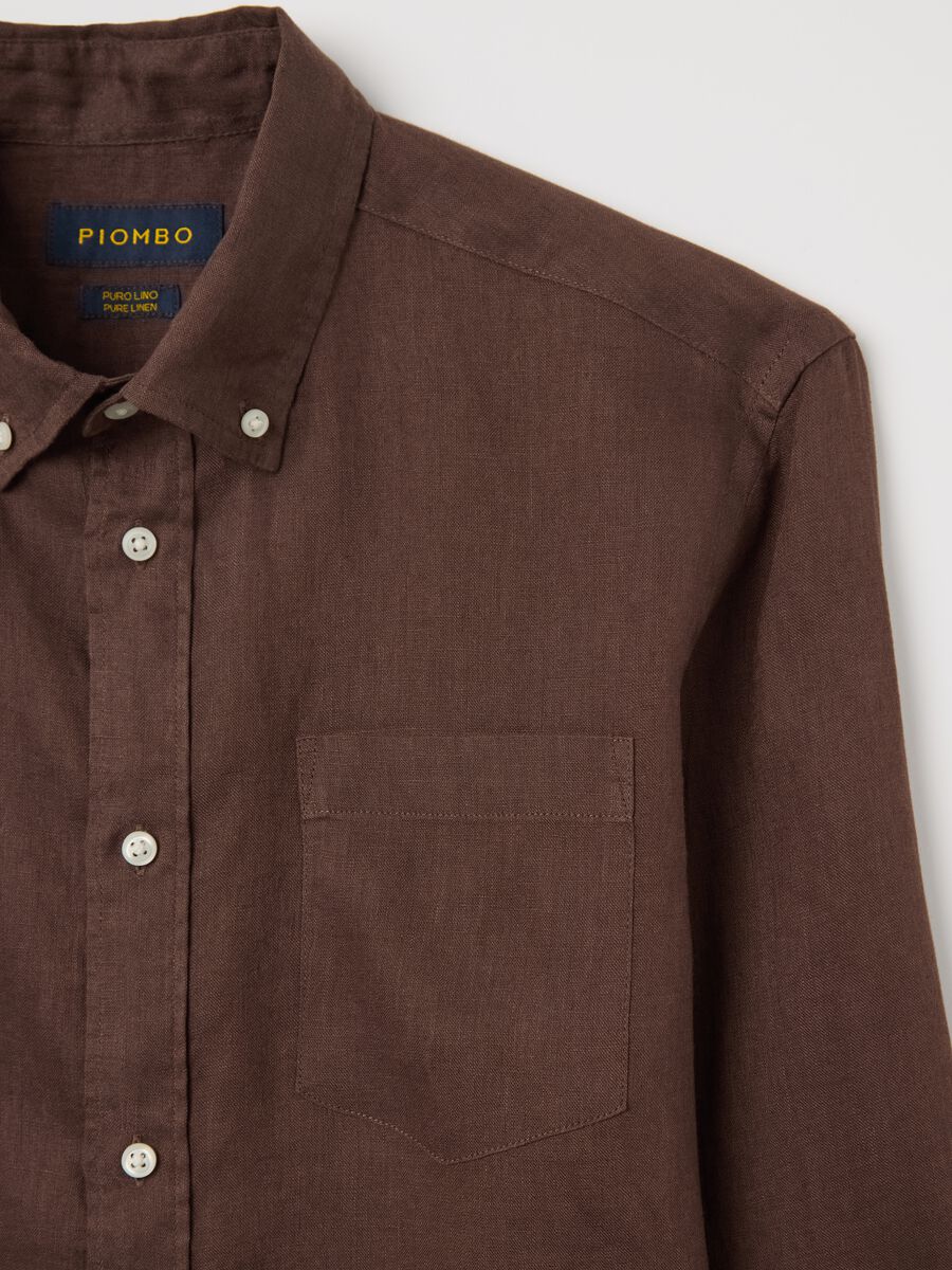 Brown shirt in linen with button-down collar_5
