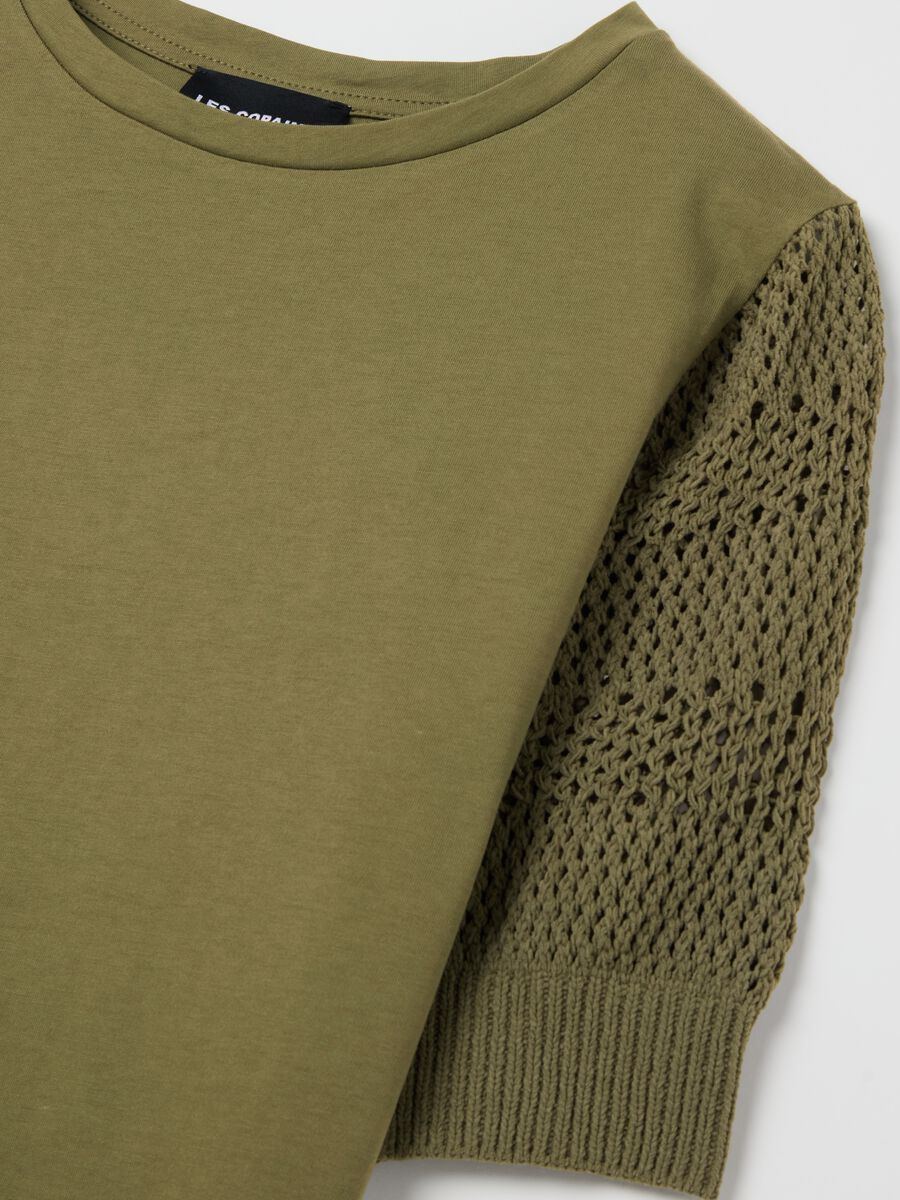 T-shirt with puff sleeves and crochet_5