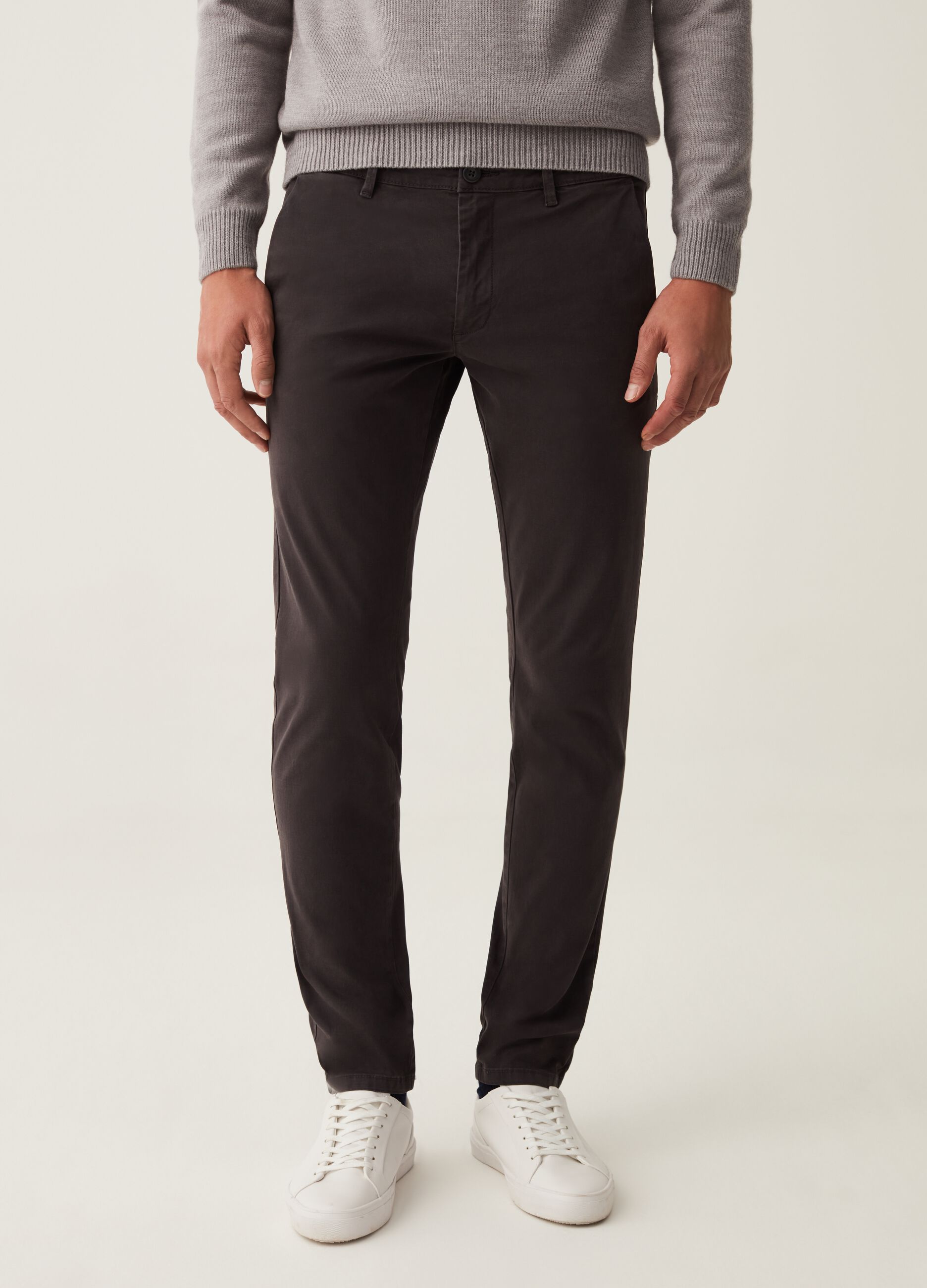 Pantaloni chino in cotone stretch_3