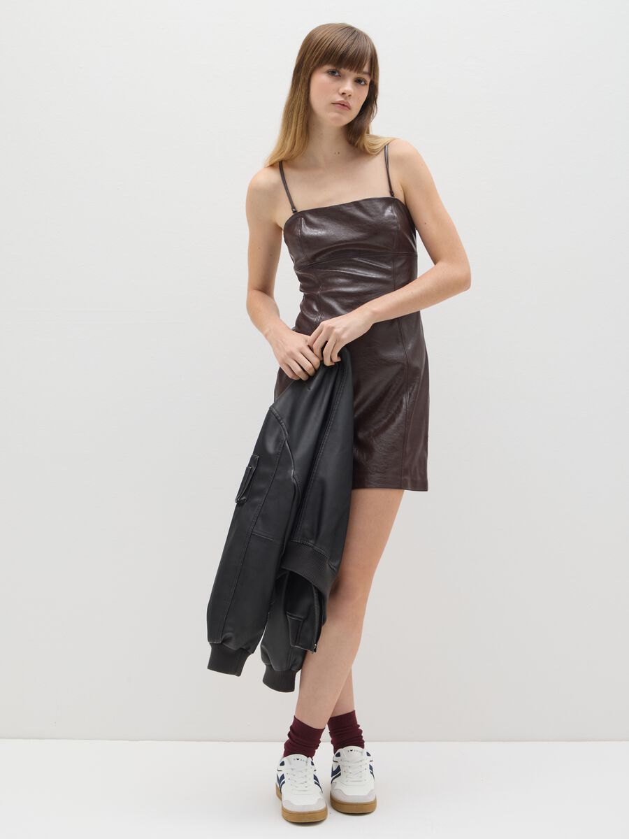 Vestito corto marrone in ecopelle_0