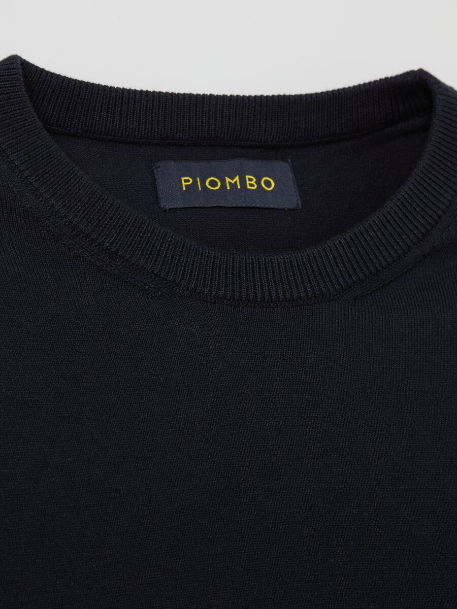 Pullover con scollo rotondo_2