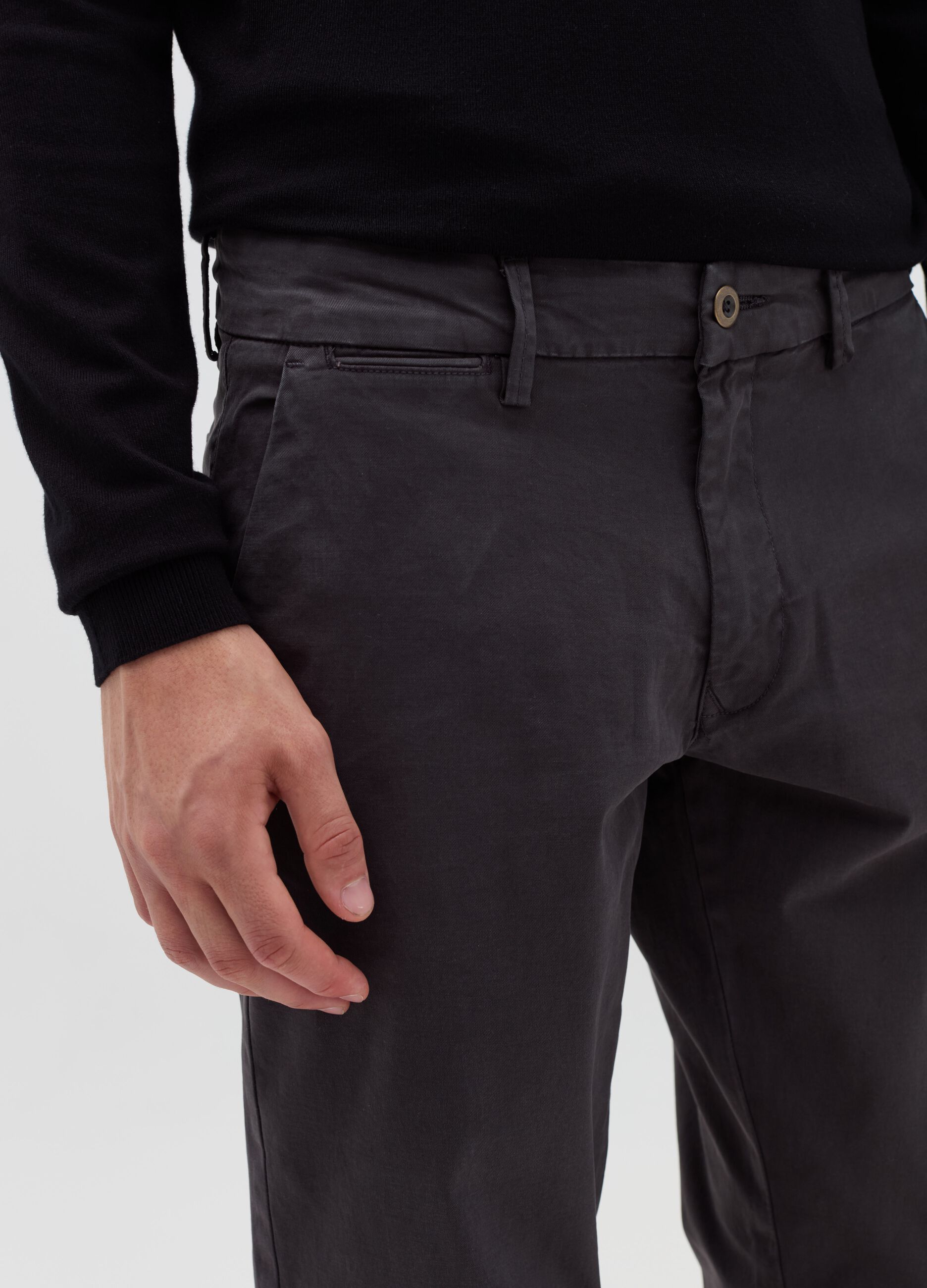 Regular-fit chino trousers in stretch cotton