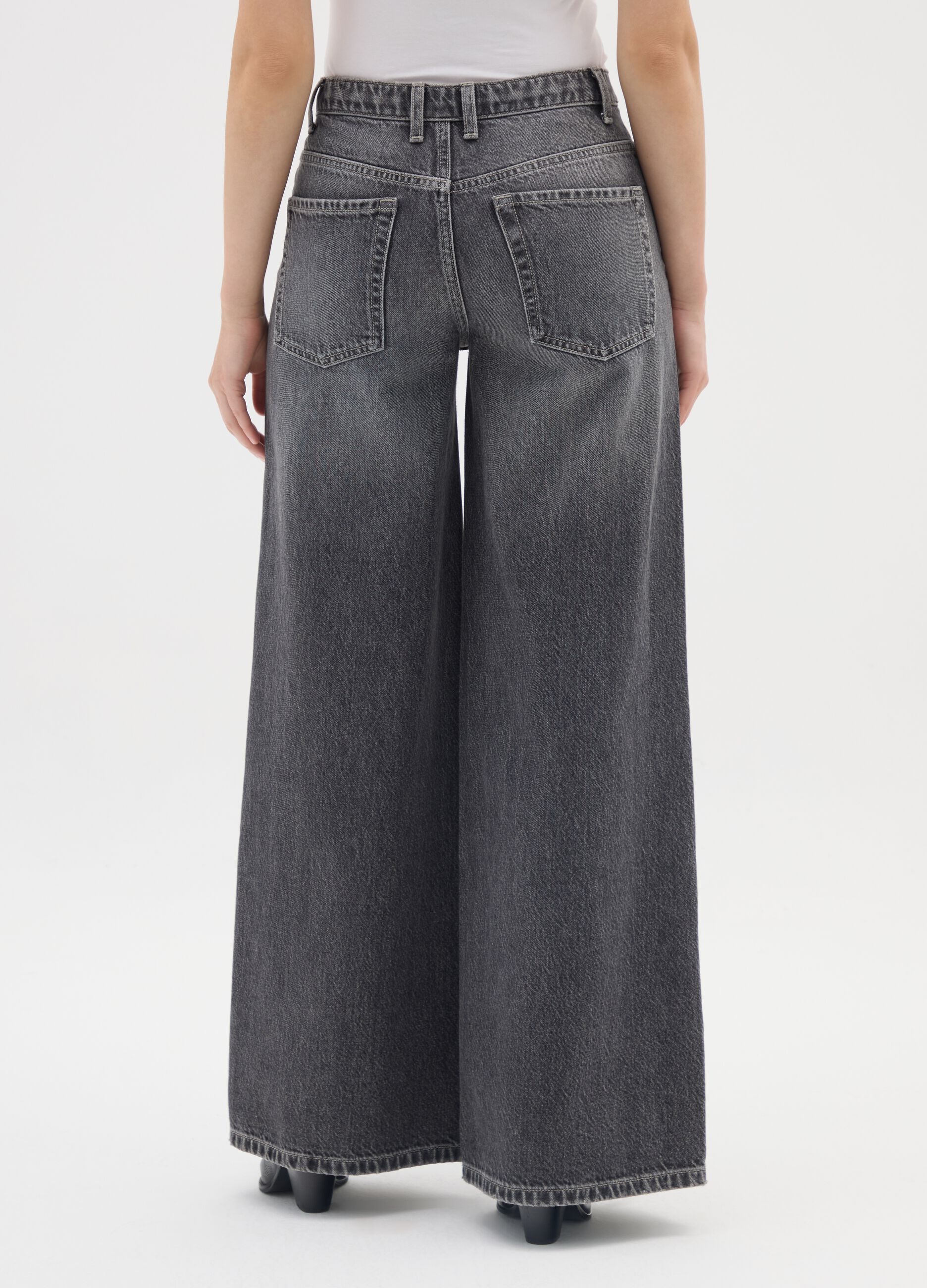 Wide-leg grey cotton trousers
