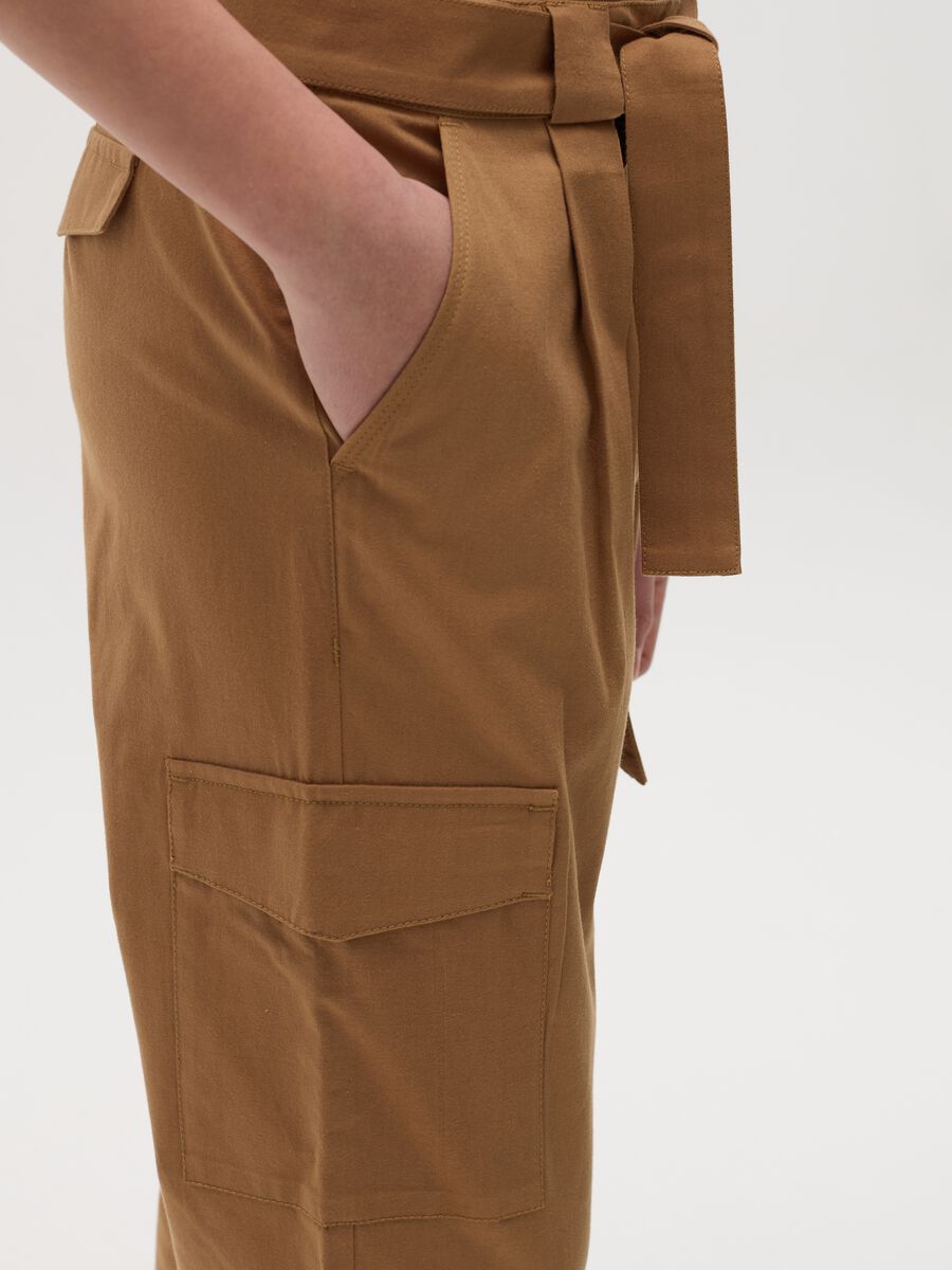 Cargo trousers with a belt_2