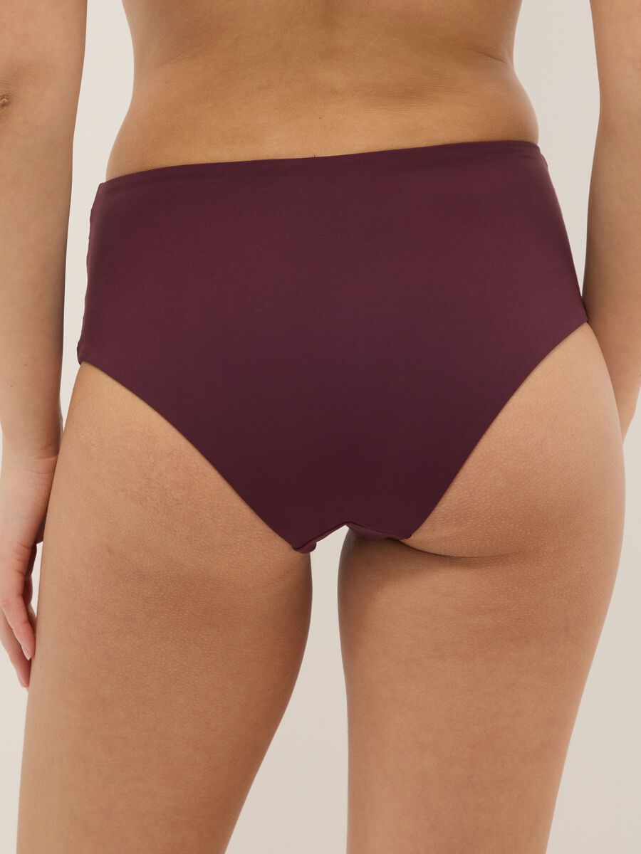 Purple bikini bottoms with knotted detail in stretchy shaping fabric_2