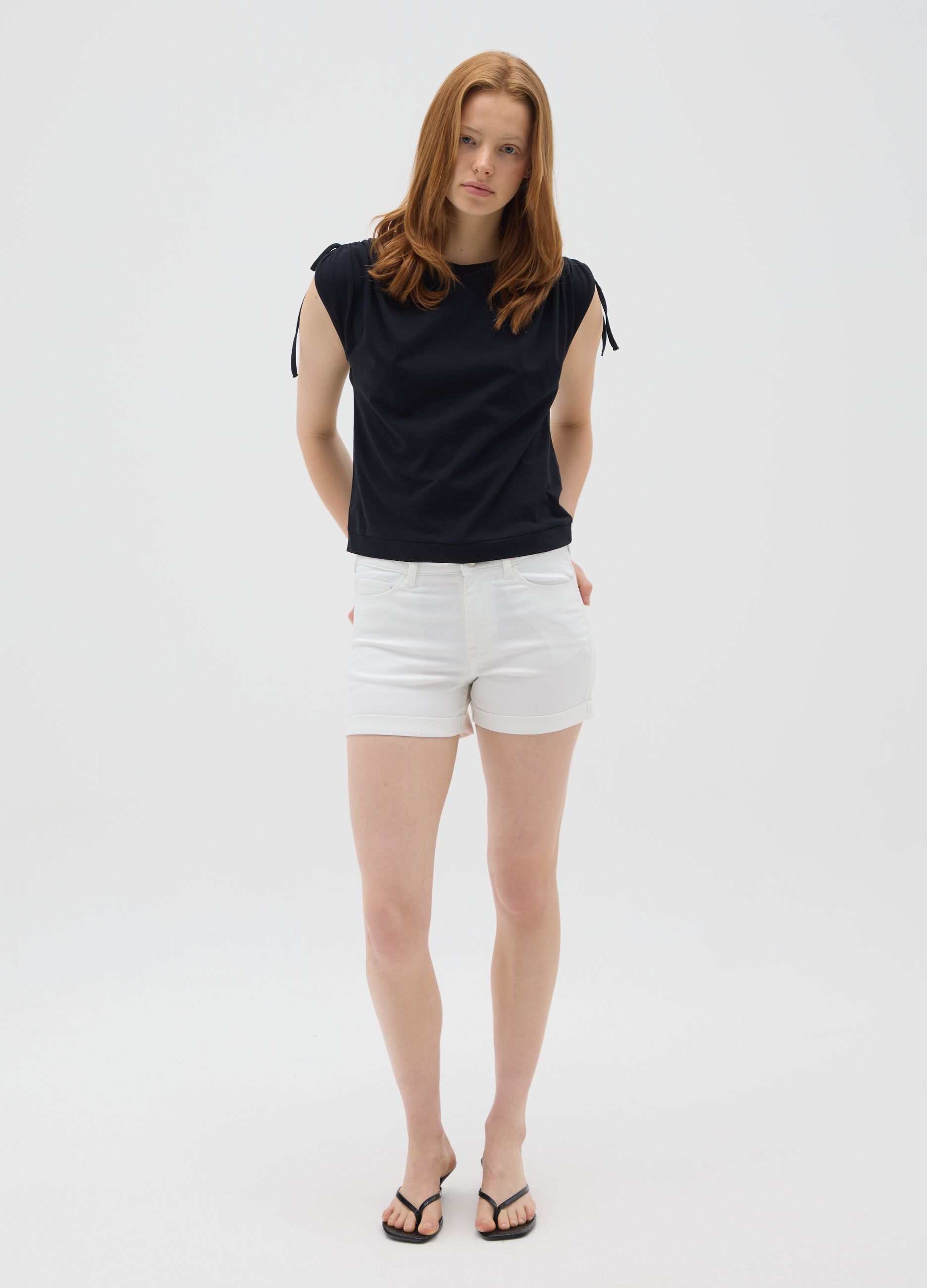 Women's white cotton blend shorts regular fit