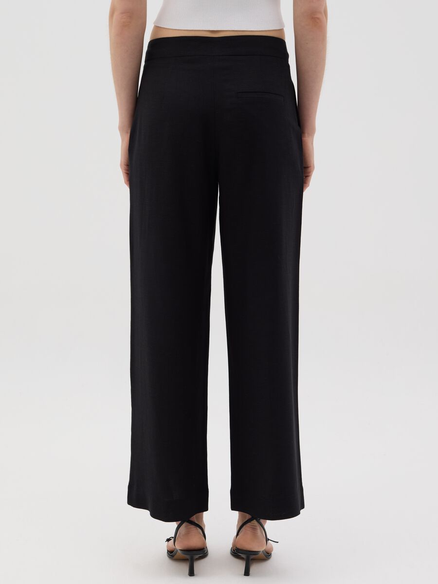 Women's black regular-fit trousers in viscose and linen blend_2