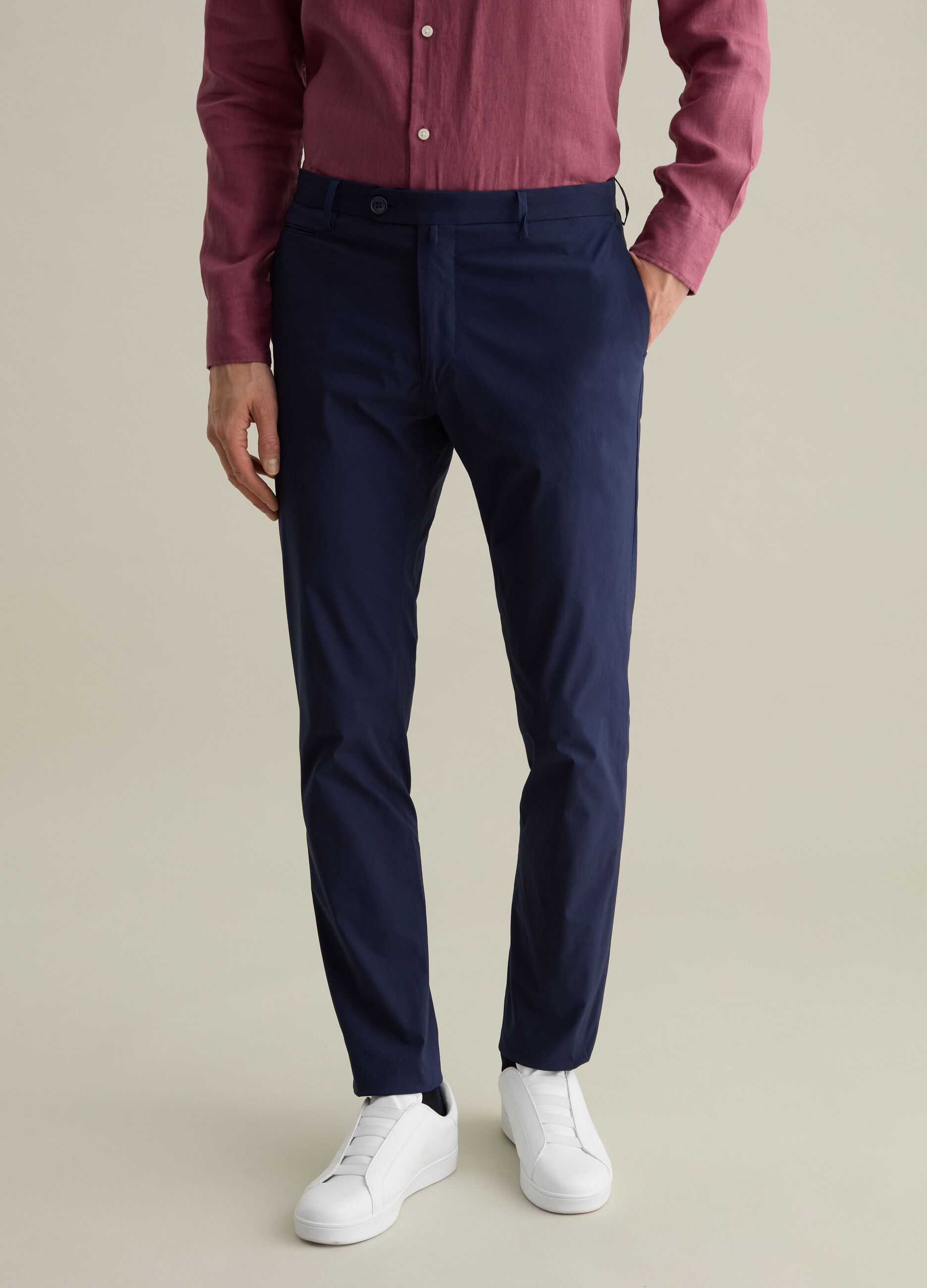 Contemporary slim-fit trousers in stretch cotton