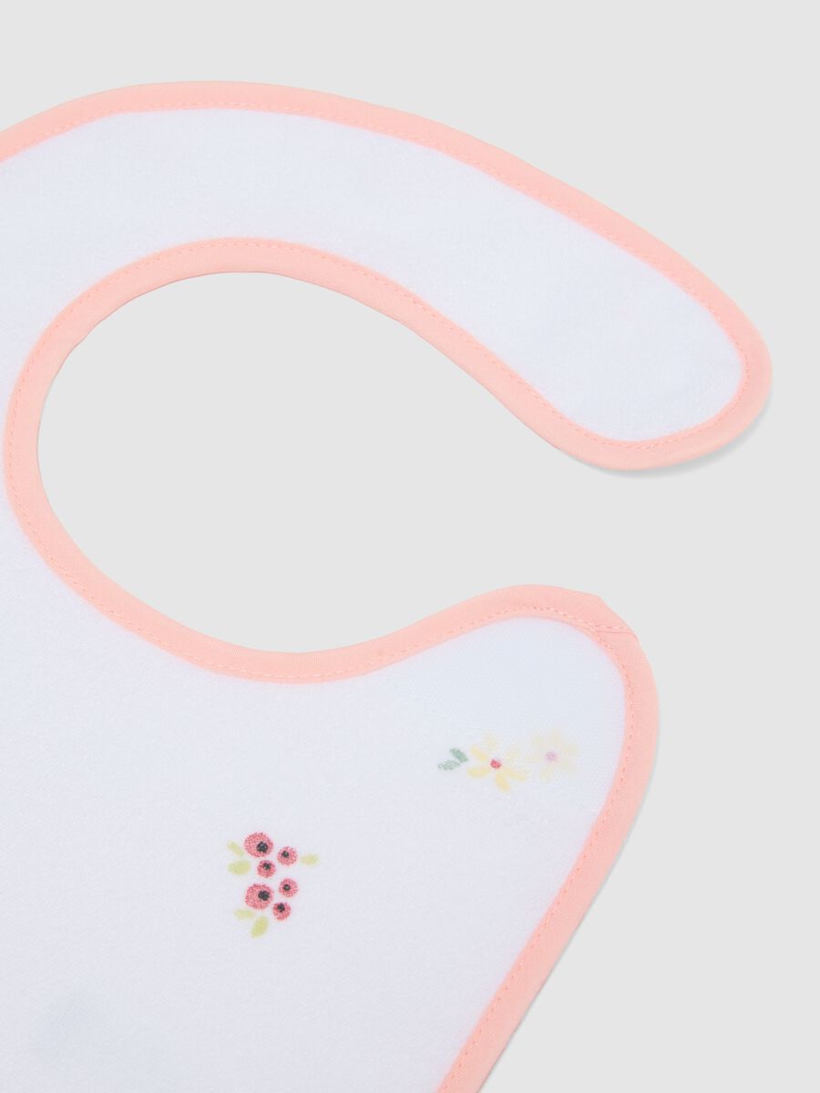 Bipack bavaglini in misto cotone multicolor da neonata con decori_1