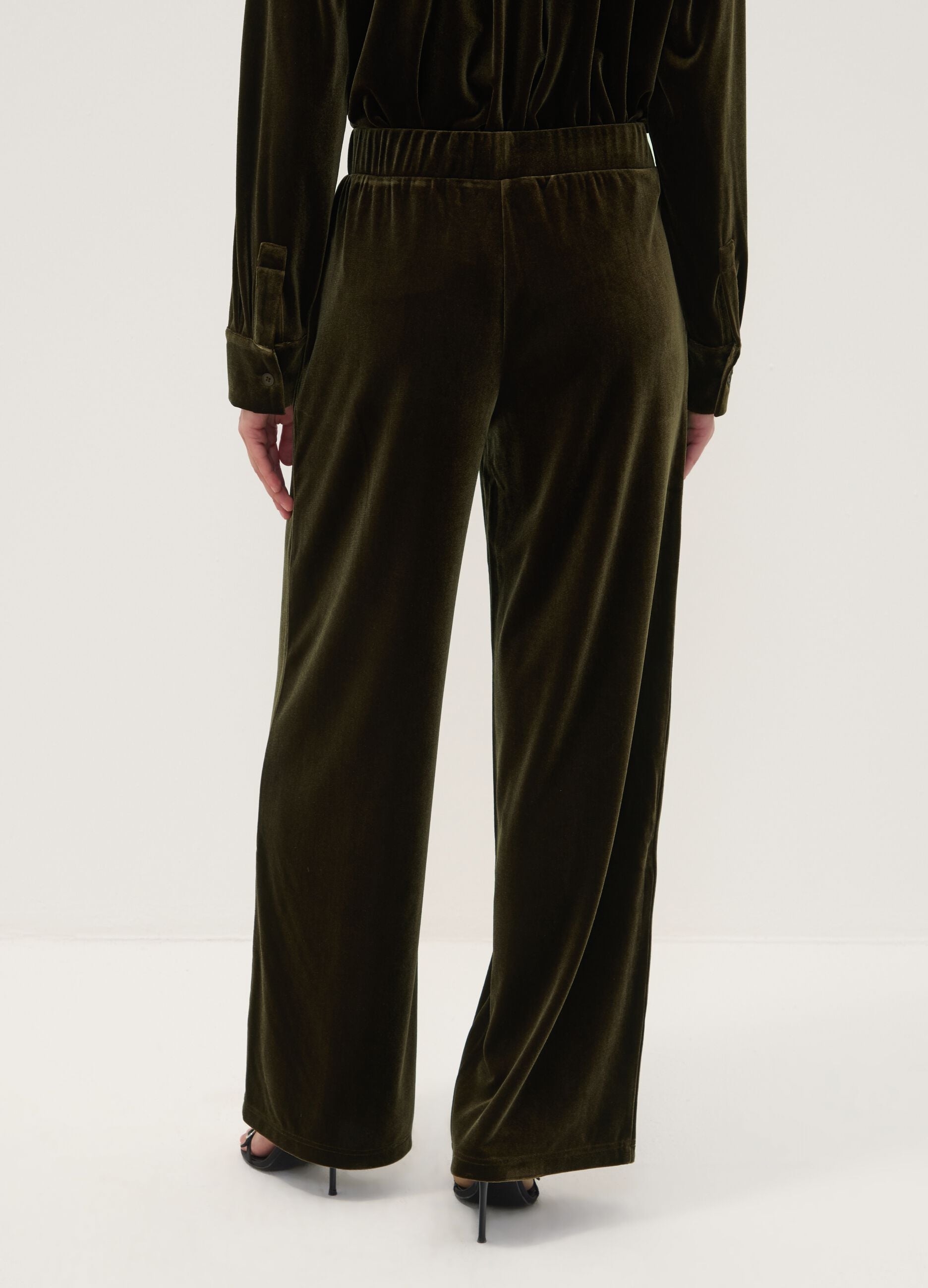 Pantaloni verdi wide leg in tessuto velour elasticizzato