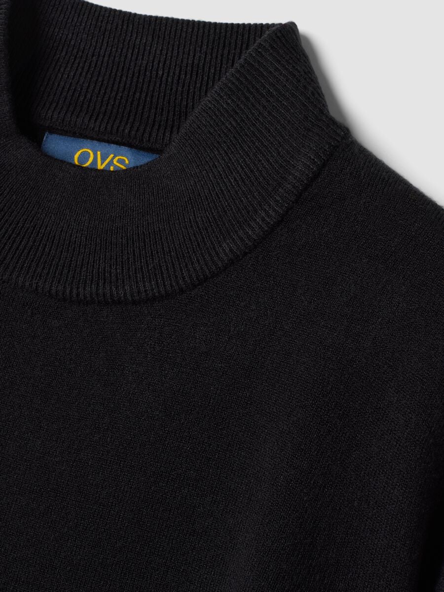 Black long-sleeve top with raised neckline, regular fit_5
