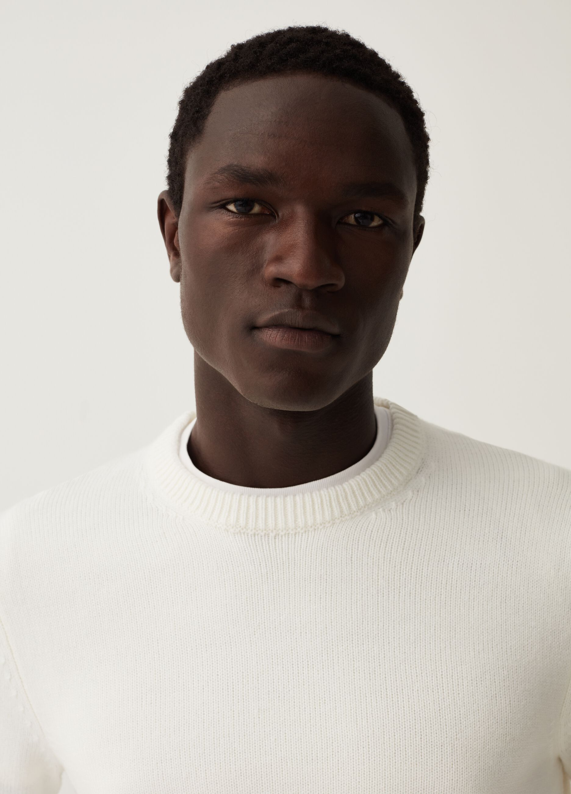 Pullover con scollo rotondo