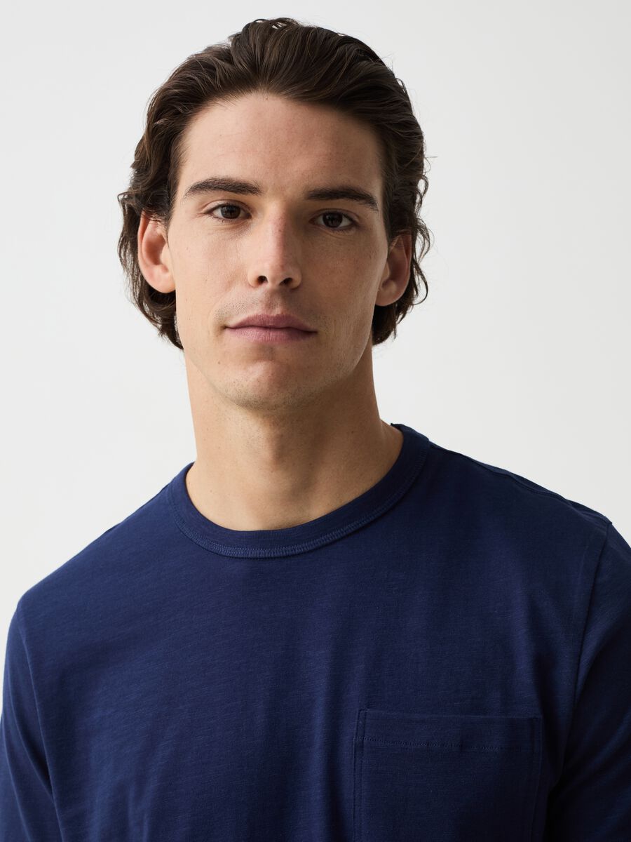 T-shirt in slub jersey con tasca_1