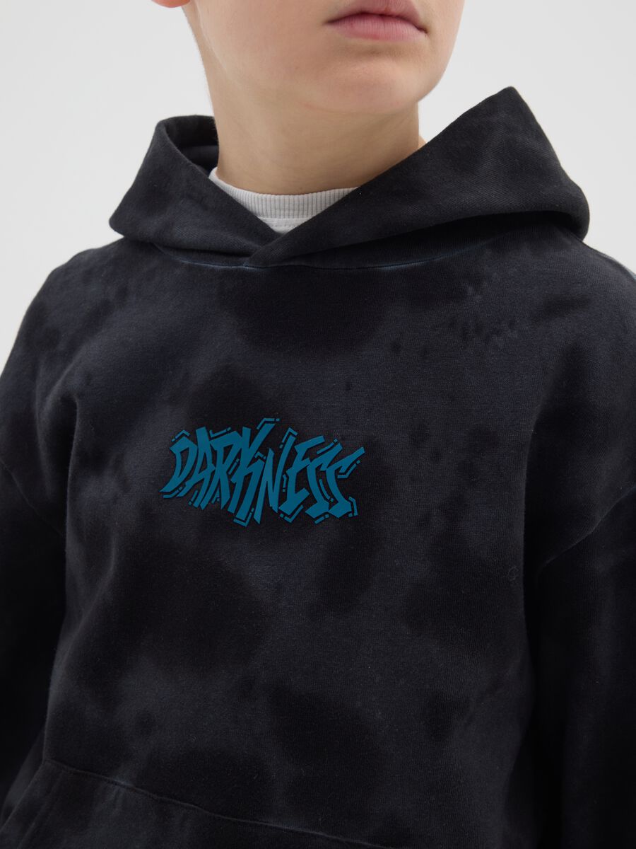 Felpa nera TieDye da ragazzo in puro cotone over fit con cappuccio_2