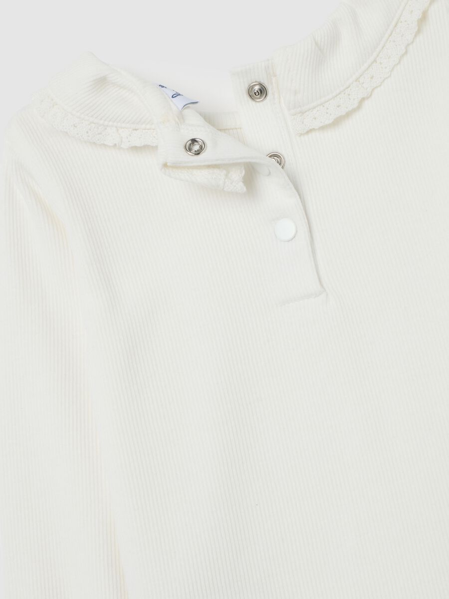 Maglia da bimba in misto cotone elasticizzato bianca regular fit con girocollo_3