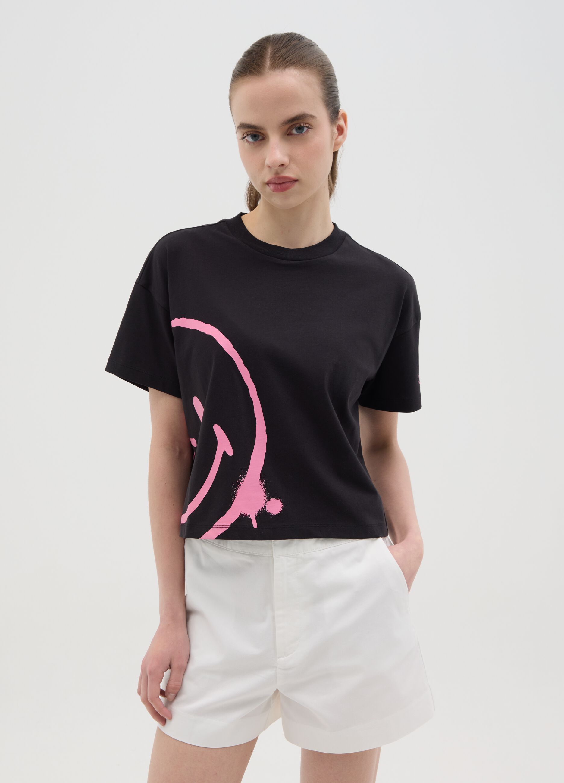 Black T-shirt with pink smile in OVS cotton