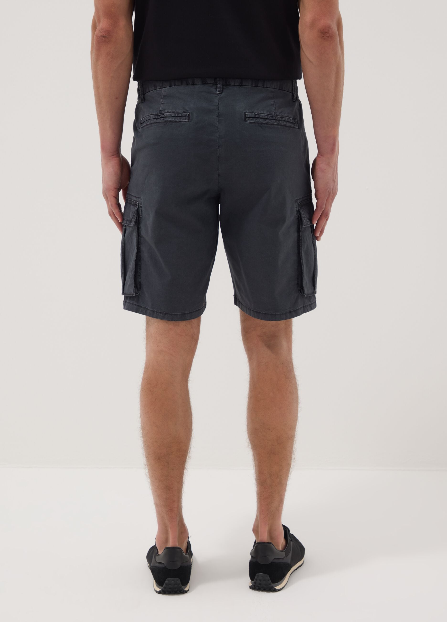Blue stretch cotton cargo Bermuda shorts