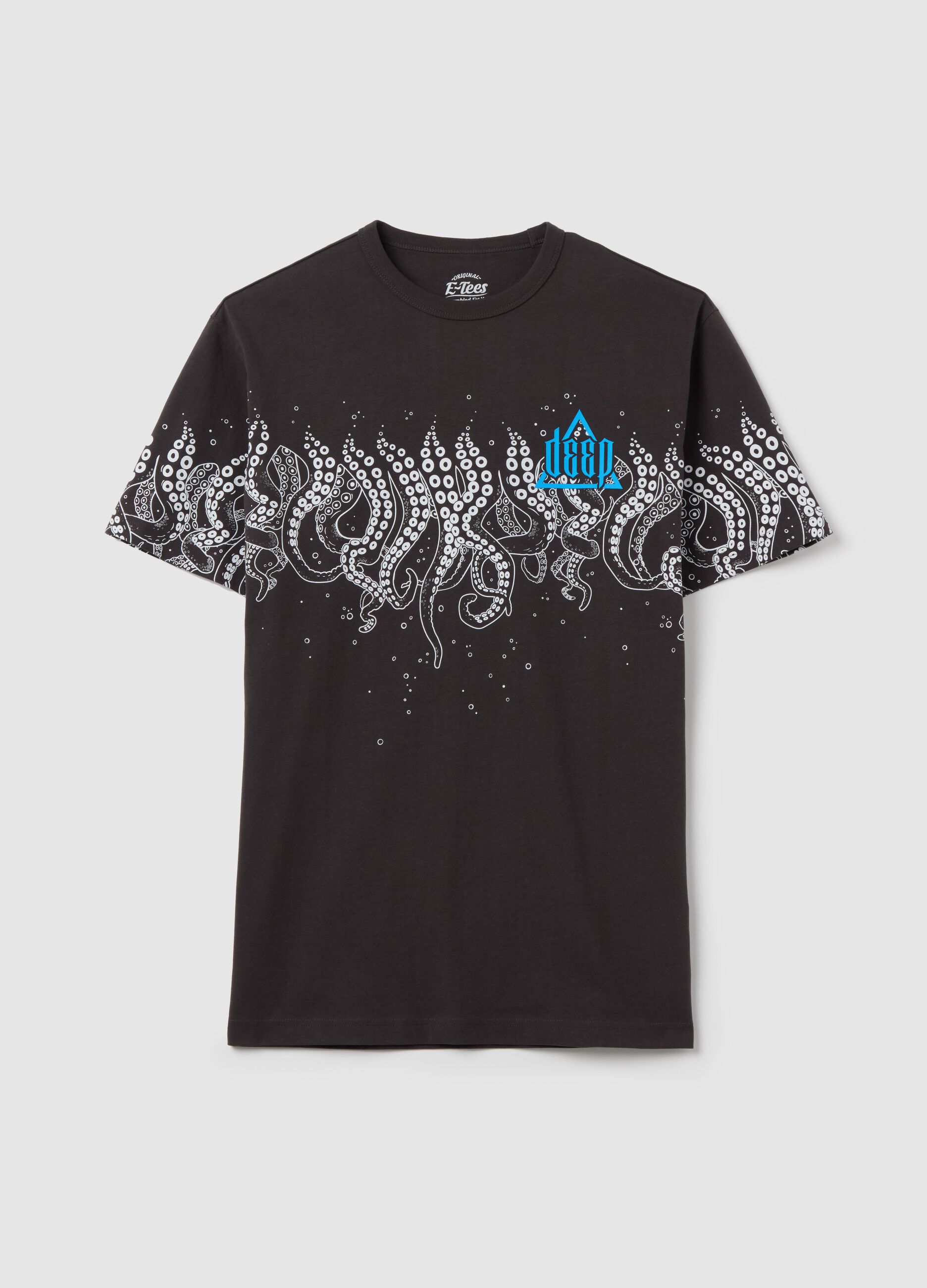 Black T-shirt with short sleeves and print