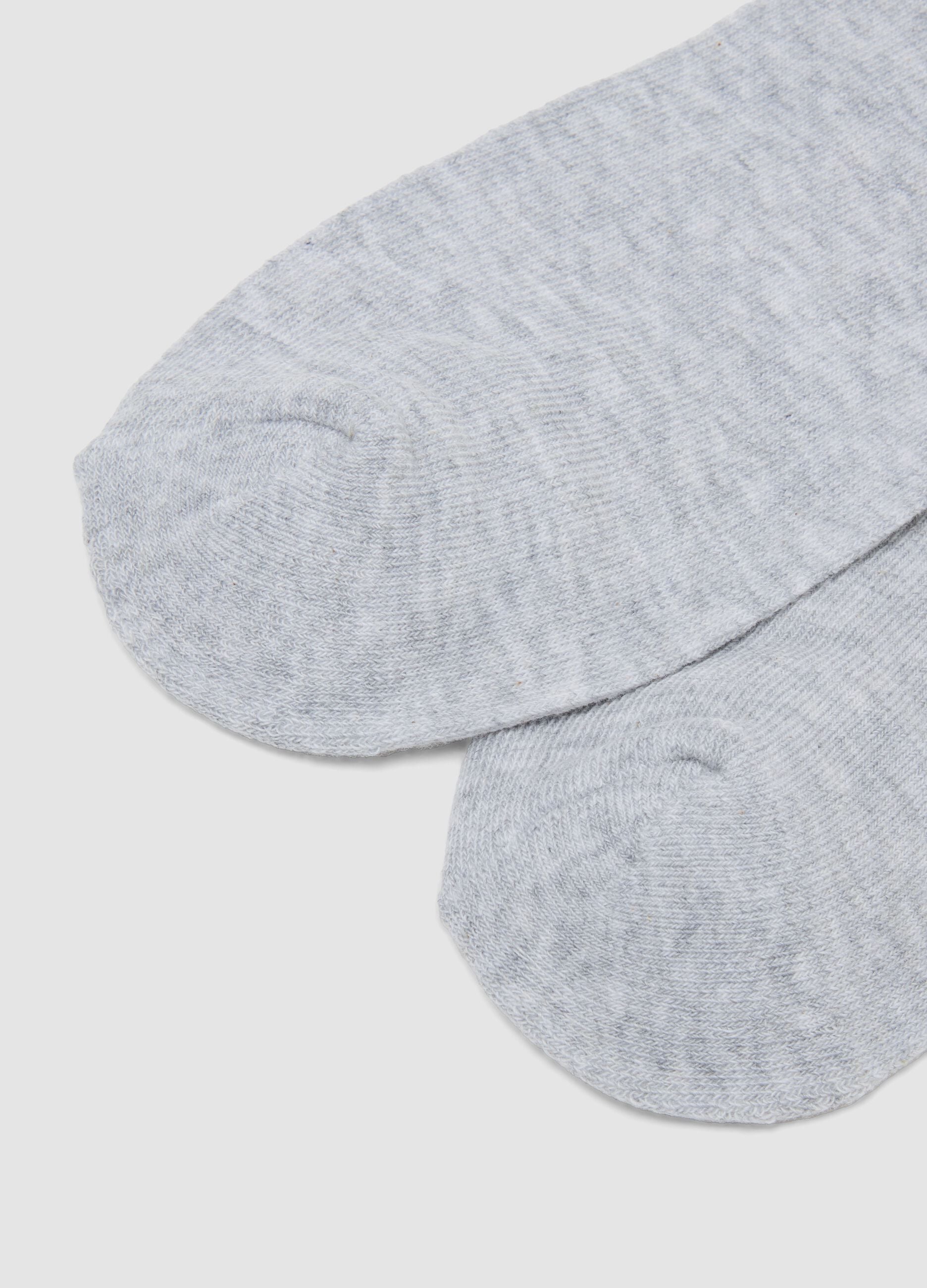 3-pack of grey organic cotton ankle sports socks