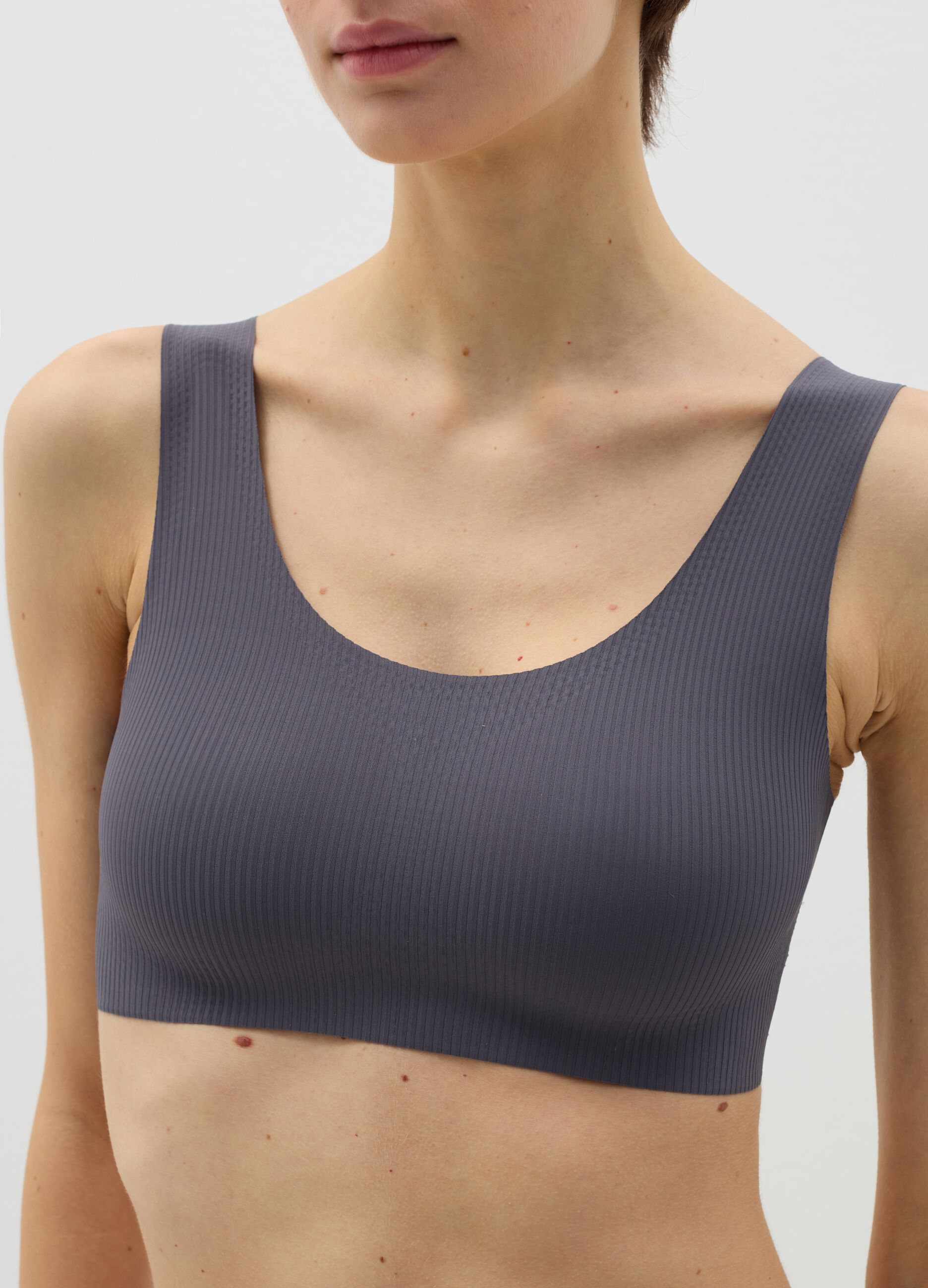 Seam-free ribbed bralette
