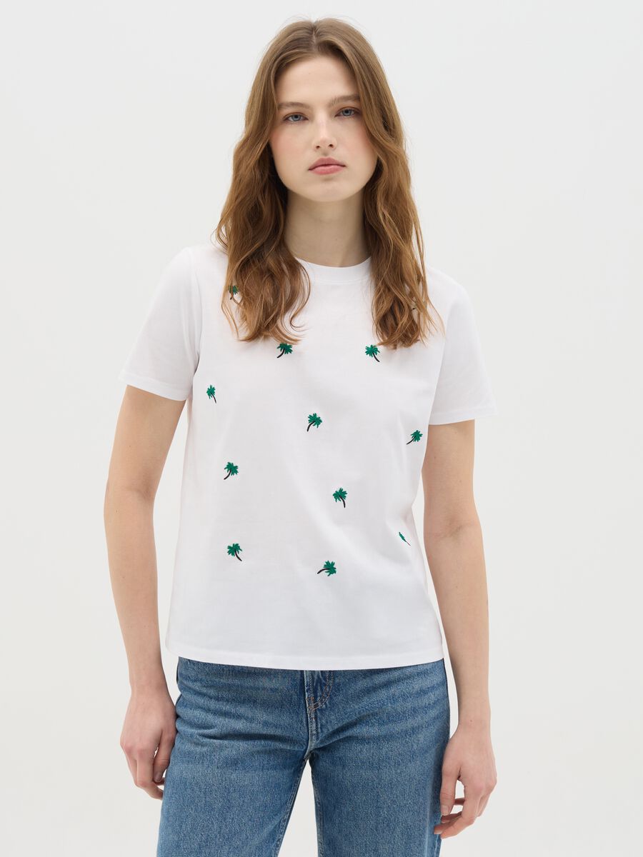 White cotton T-shirt with embroidered palm trees_0