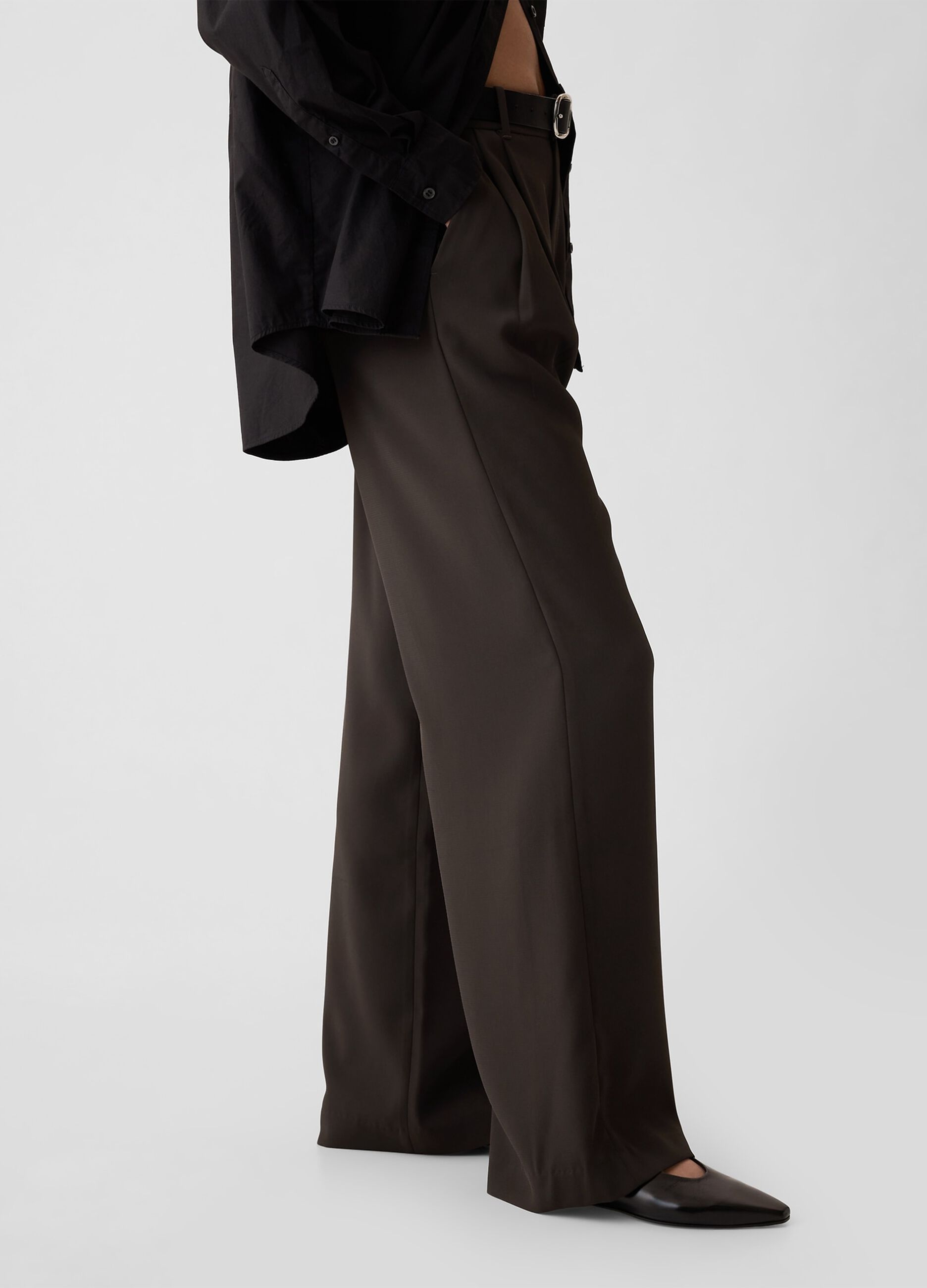 Wide leg trousers with darts