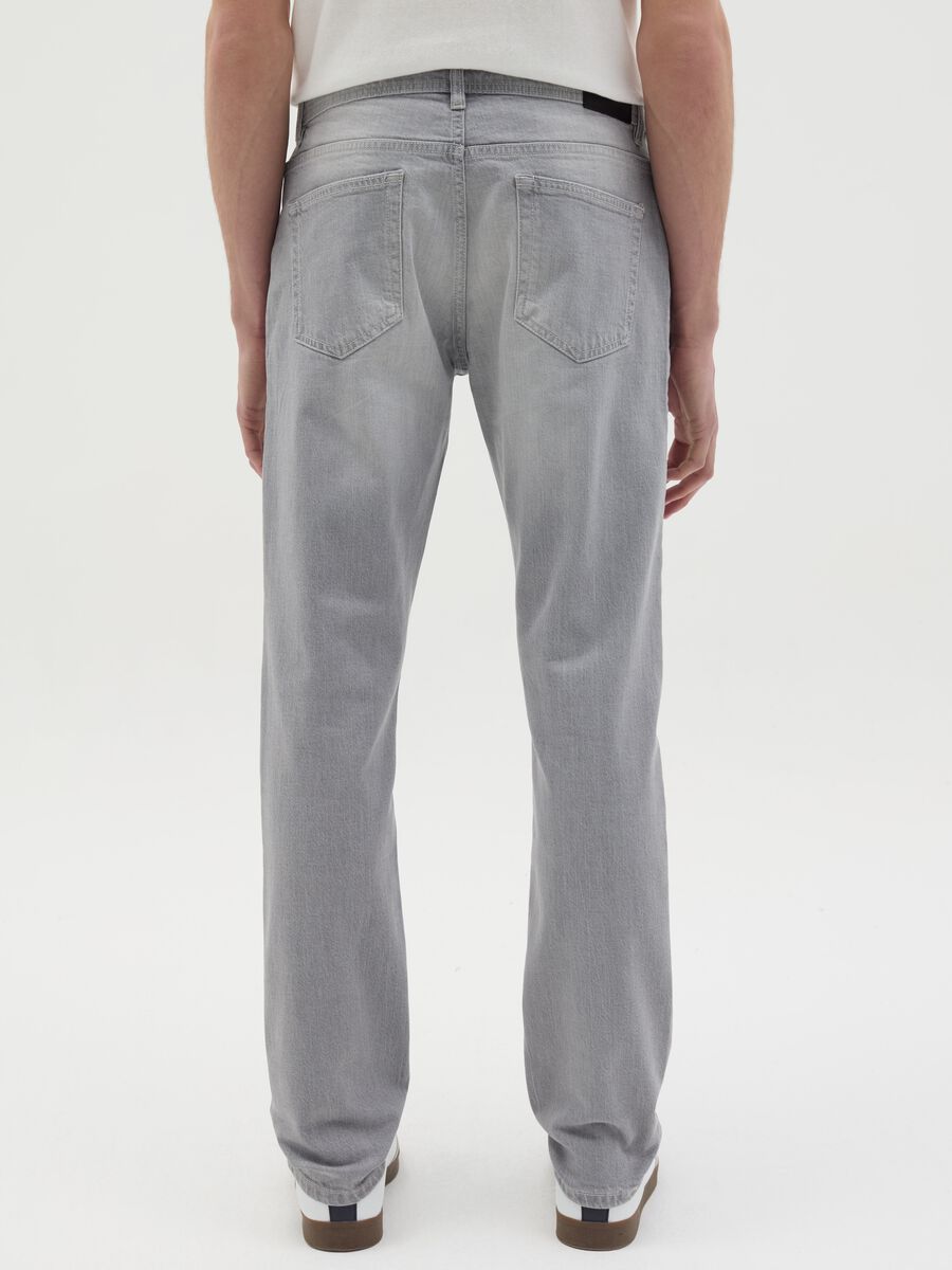 Slim-fit jeans with fading_3