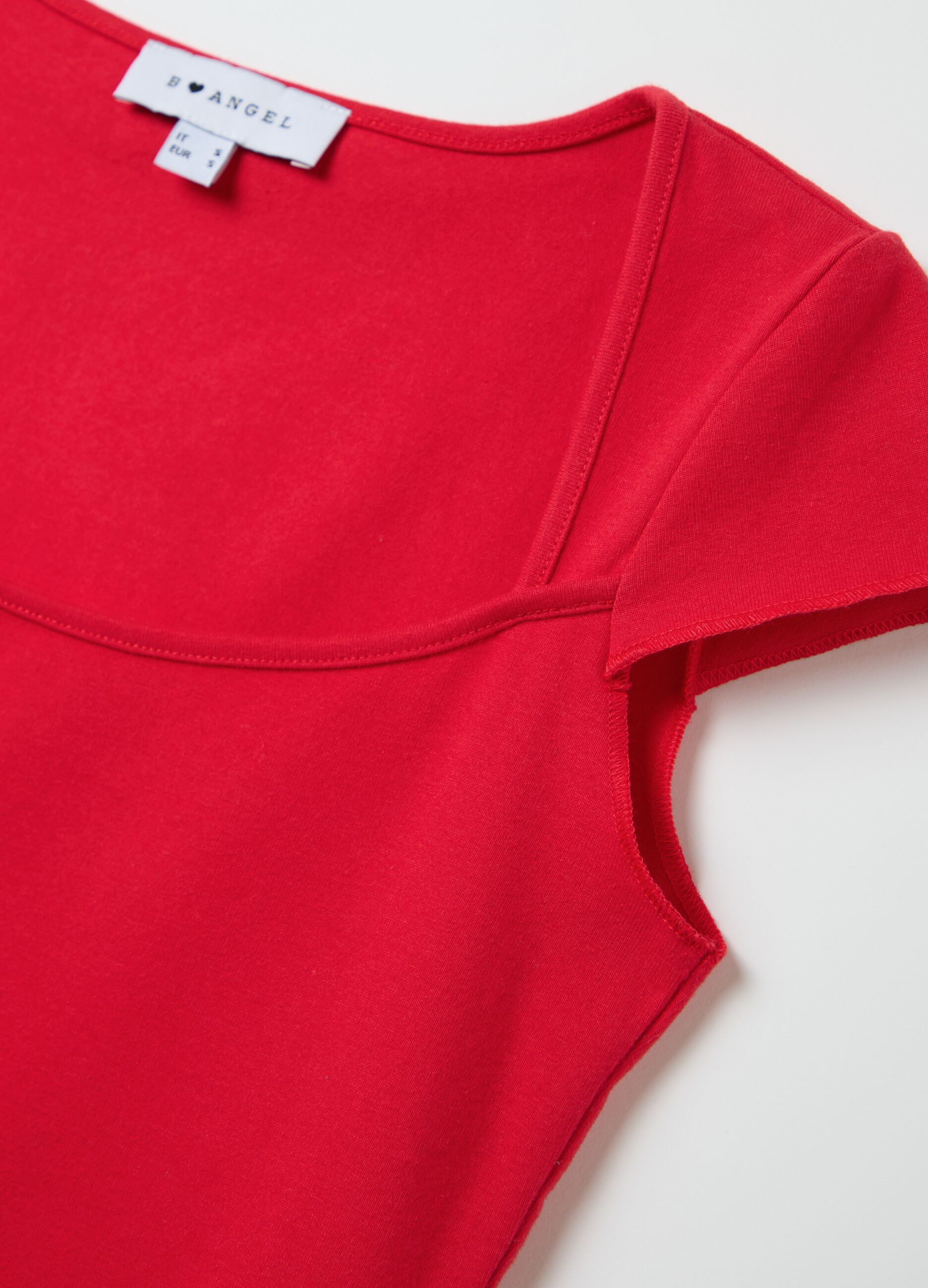 T-shirt da donna in cotone elasticizzato rossa fitted con collo squadrato