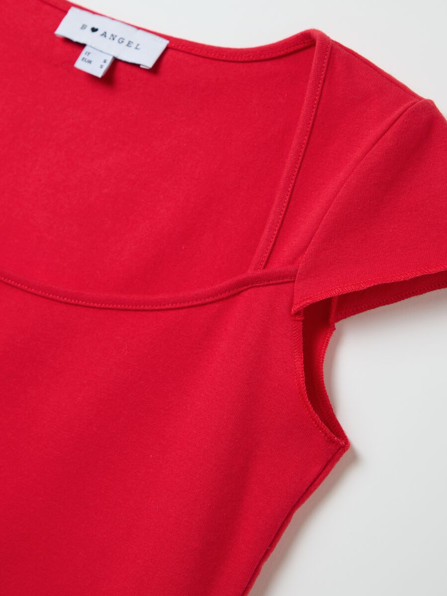 Women’s red fitted T-shirt in stretch cotton with square neckline_5