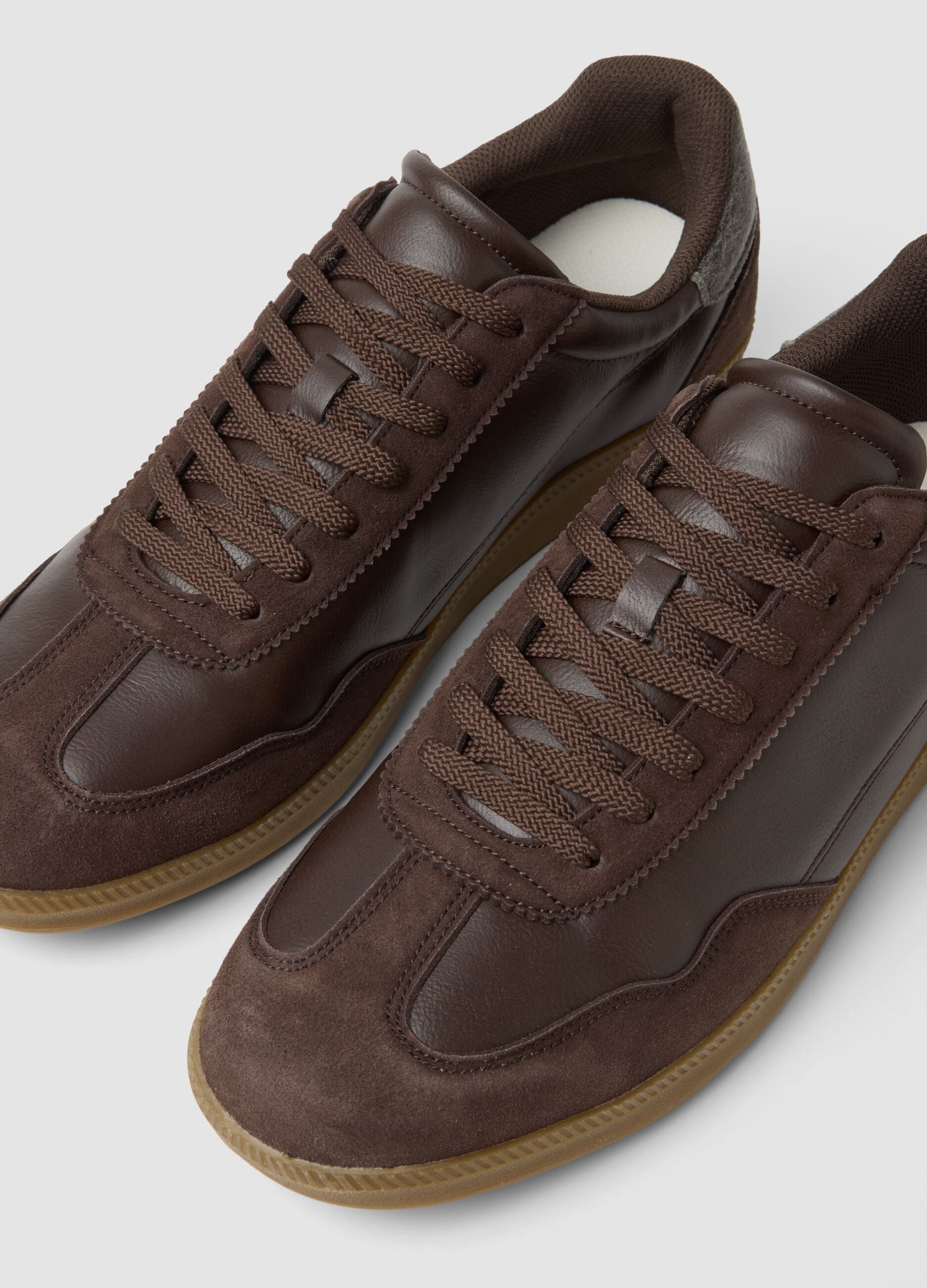 Casual brown trainers with contrast sole