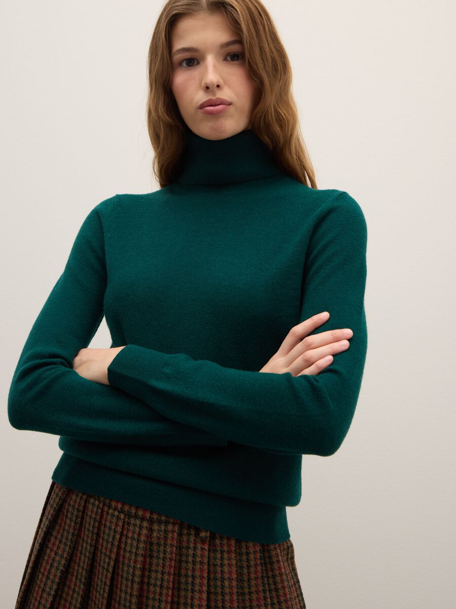 Maglione in pura lana verde regular fit a collo alto_3