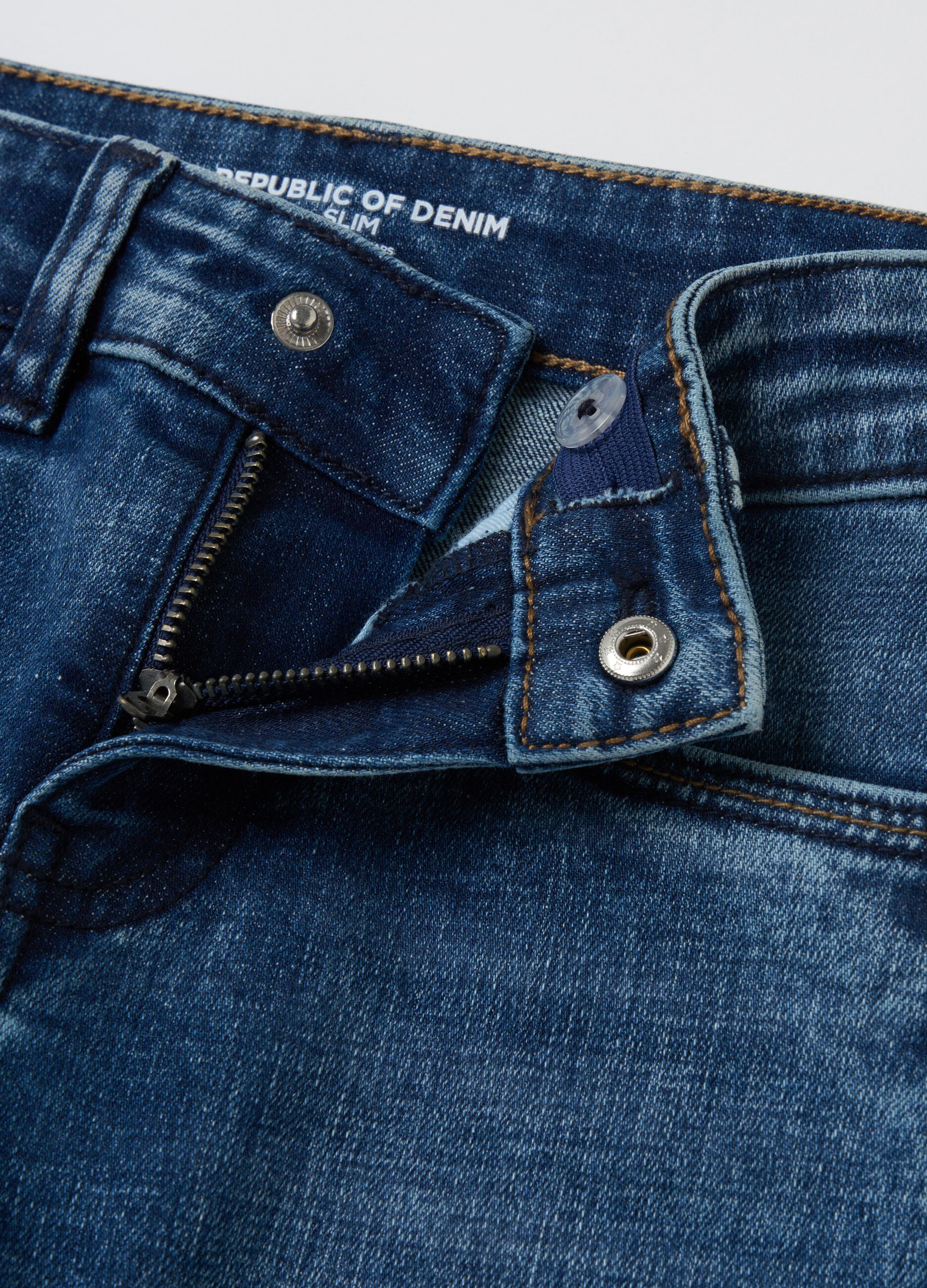 Jeans slim fit cinque tasche