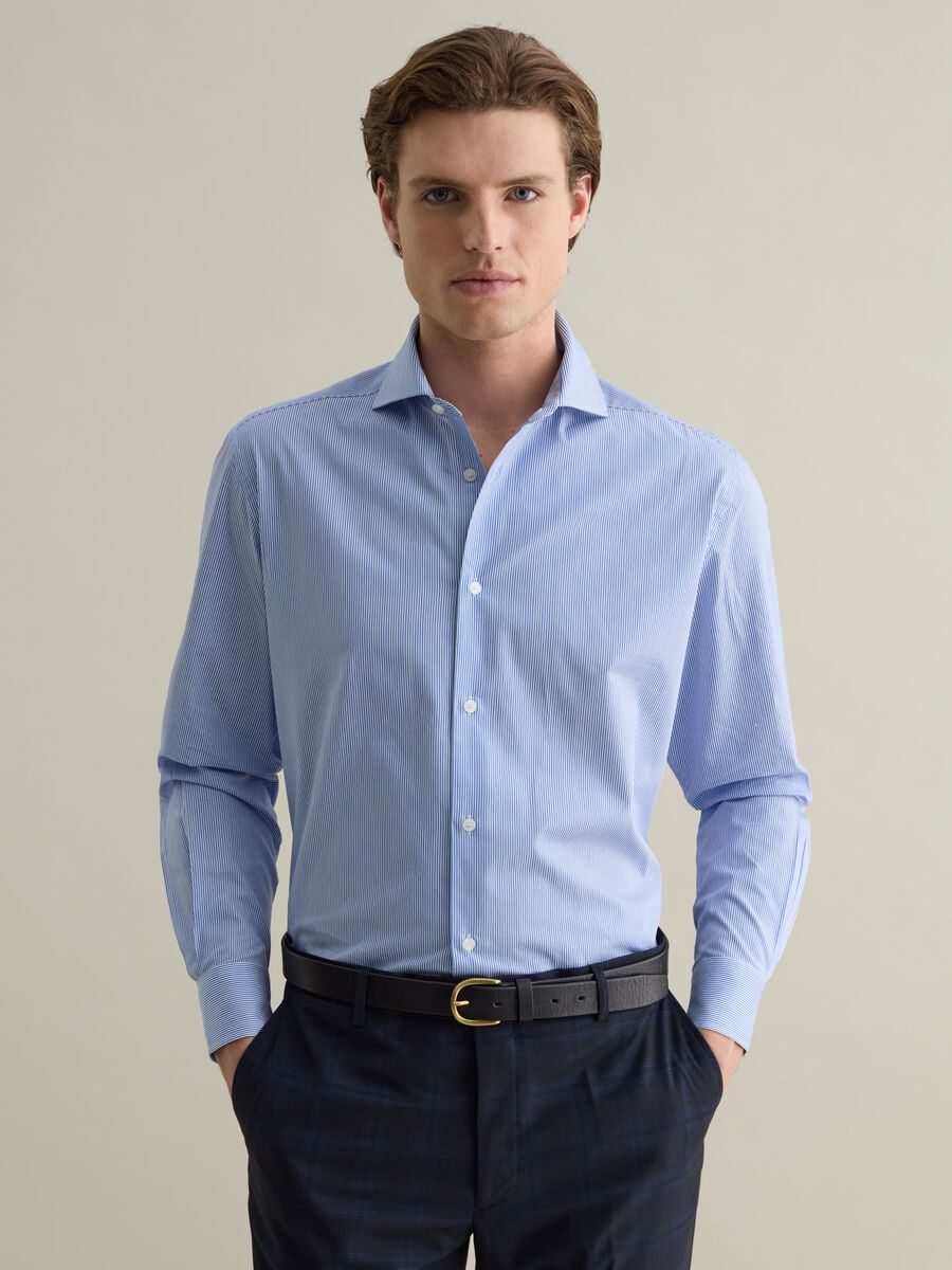 Regular-fit easy-iron shirt with thin stripes_0