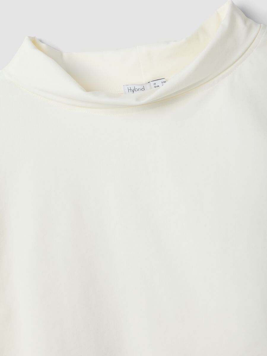 Maglia in misto cotone elasticizzato bianca regular fit con collo ampio_5